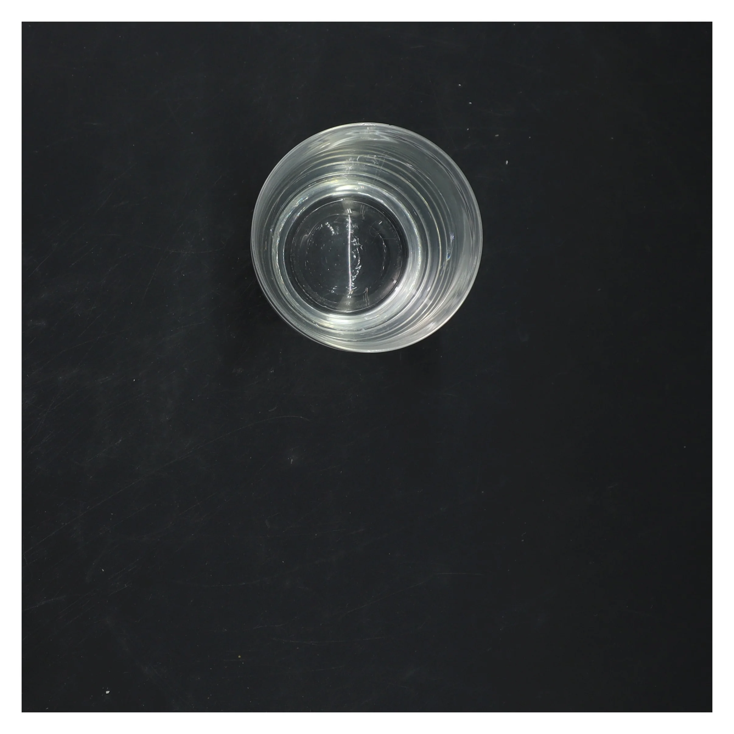 Glas med mønstret kant (str. 12x7,5 cm)