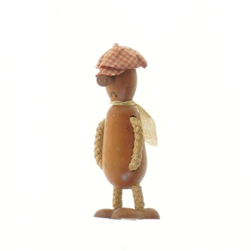 Kasket karl. Træfigur med tøj fra Lyngby (str. 13 cm)