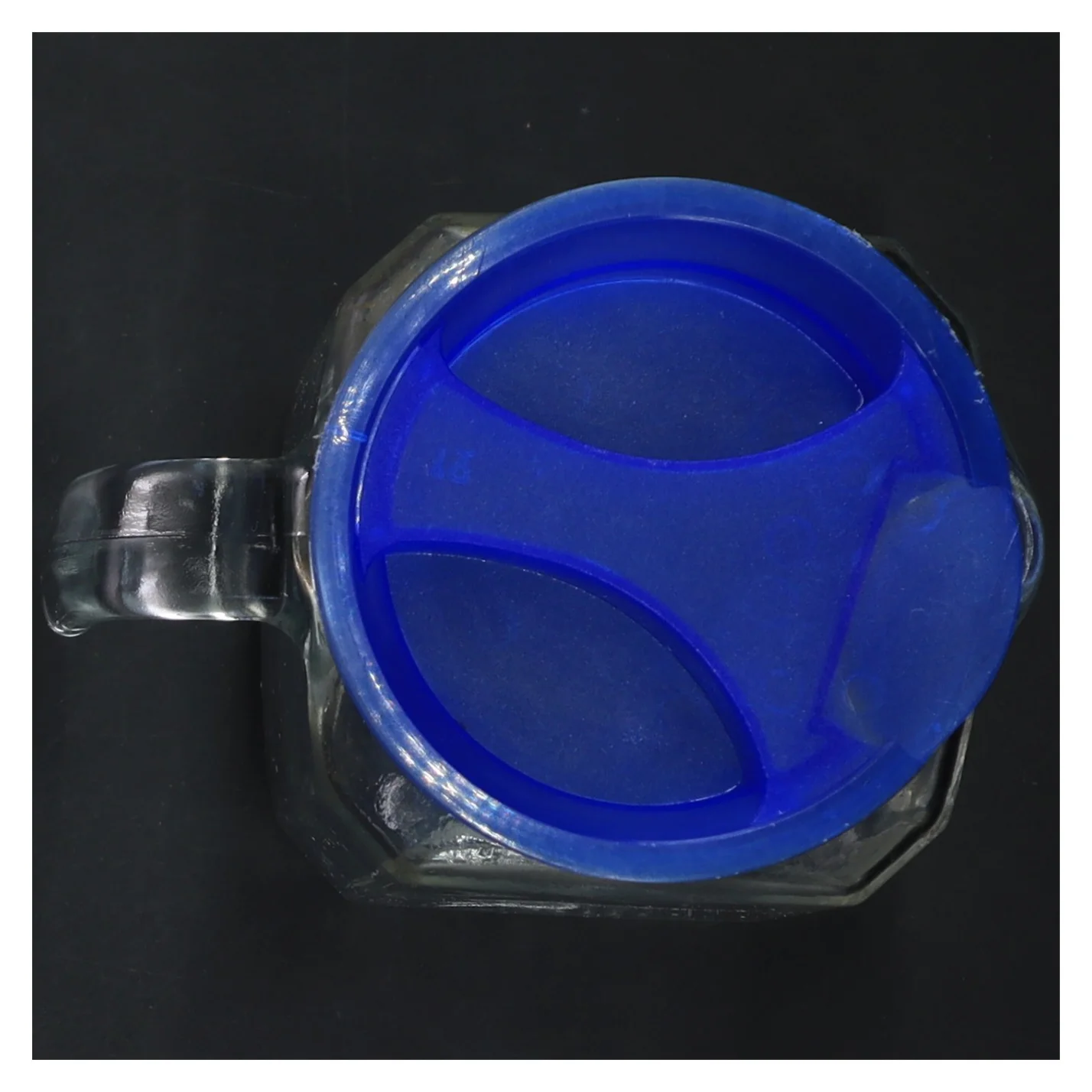 Glaskande med plastlåg (str. 15 cm)