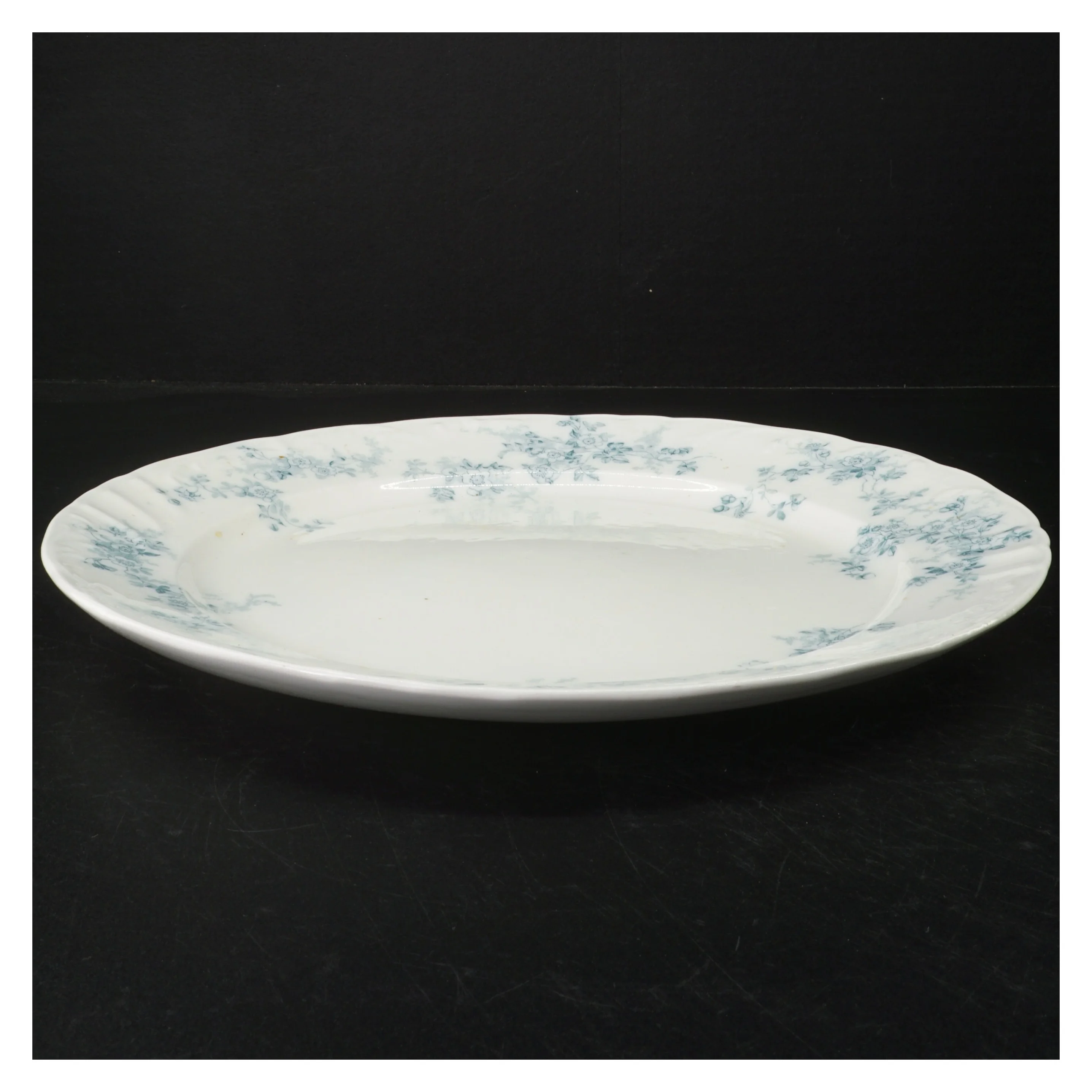 Gammelt Porcelænsfad med blomstermønster fra Hartington (str. Ø. 33 cm)