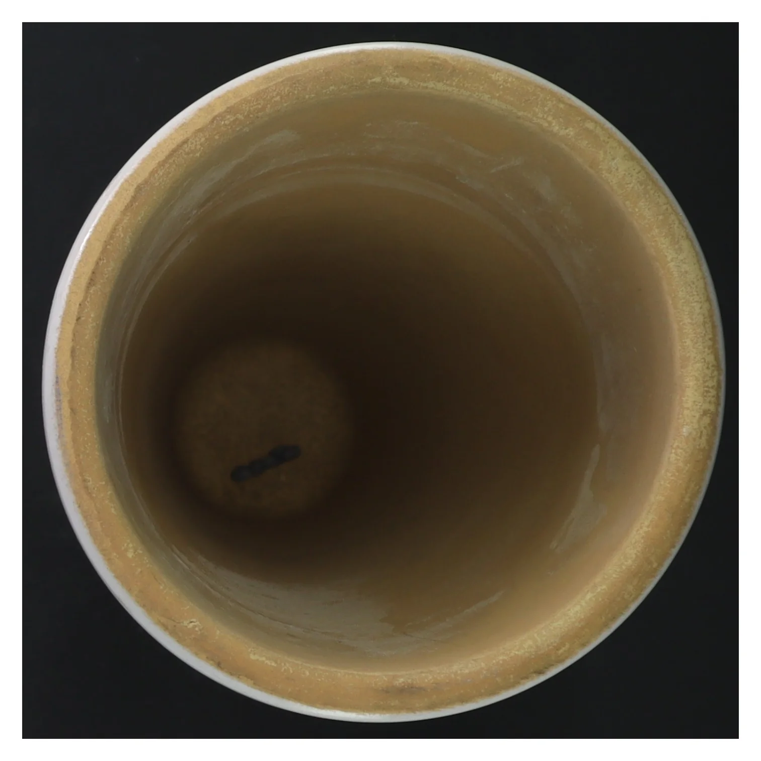 Hvid keramik vase (str. Ø. 12 cm. længde. 21,5 cm)