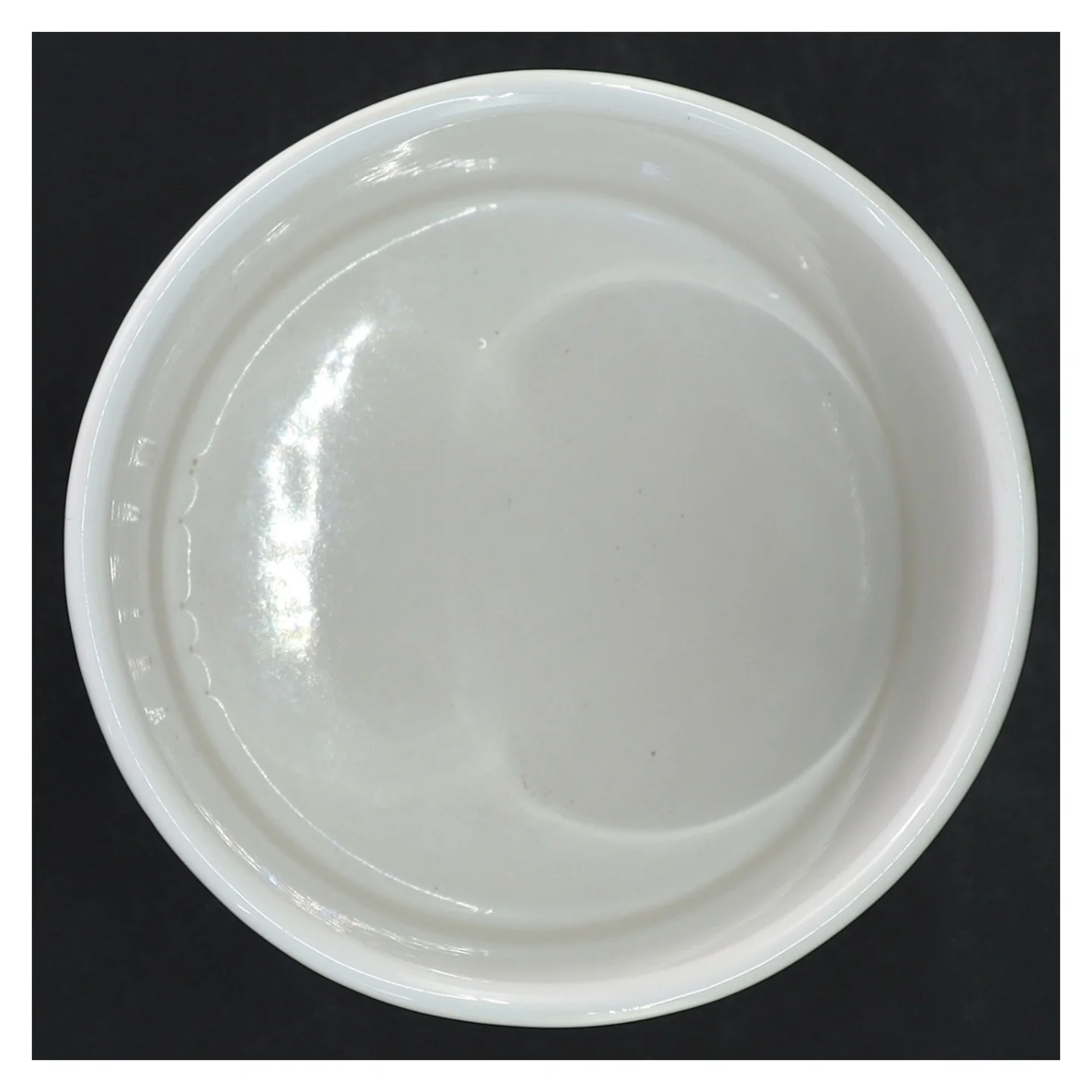 Hvid keramisk potte (str. Ø 12 cm)