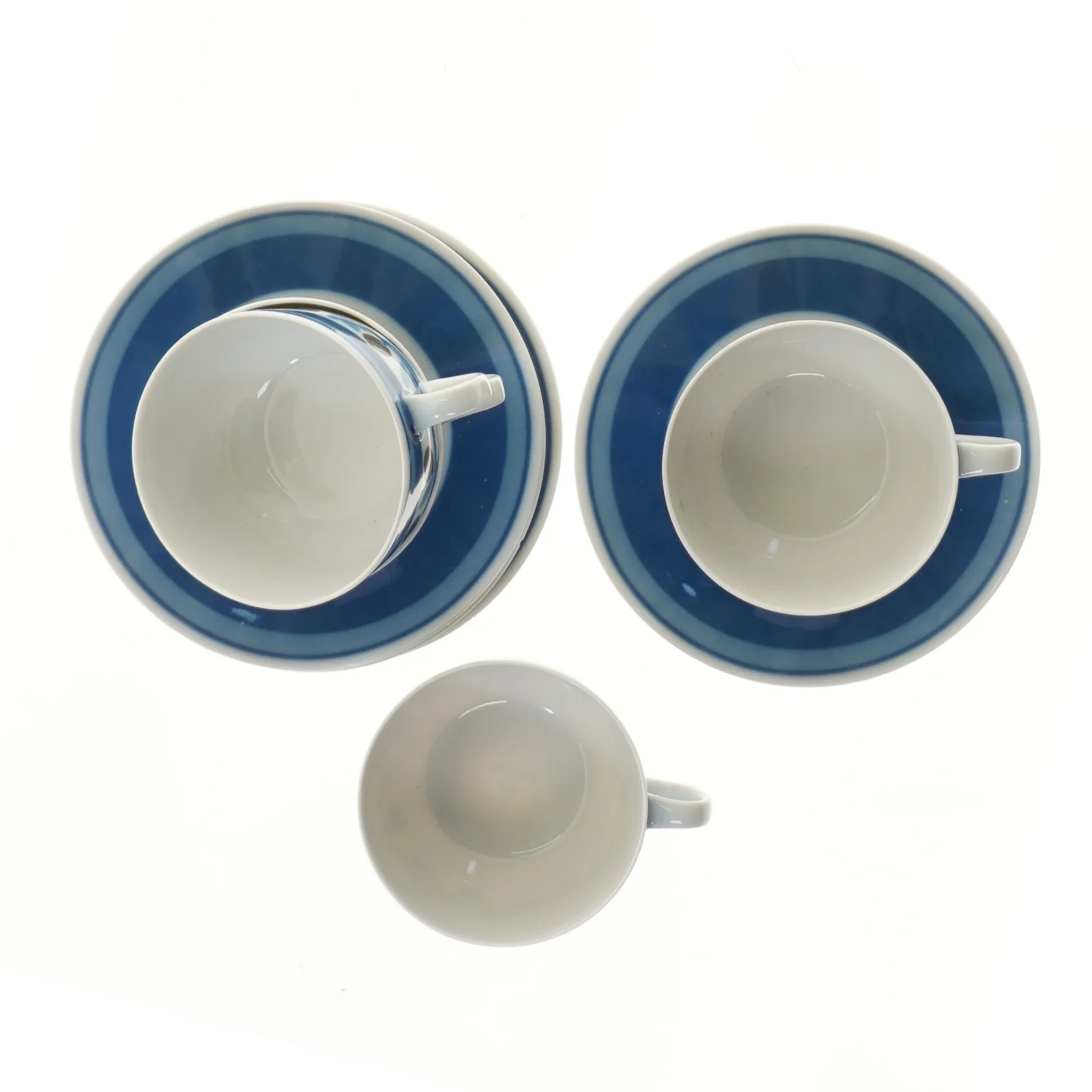 Sæt af kopper med underkopper (str. 4 stk Ø 9 & 15 cm)