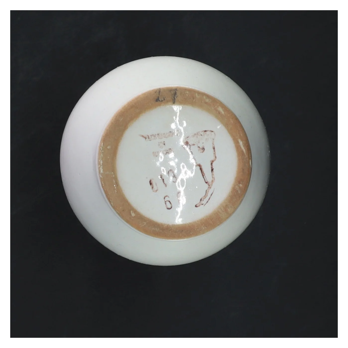 Hvid smal vase (str. 22 cm)