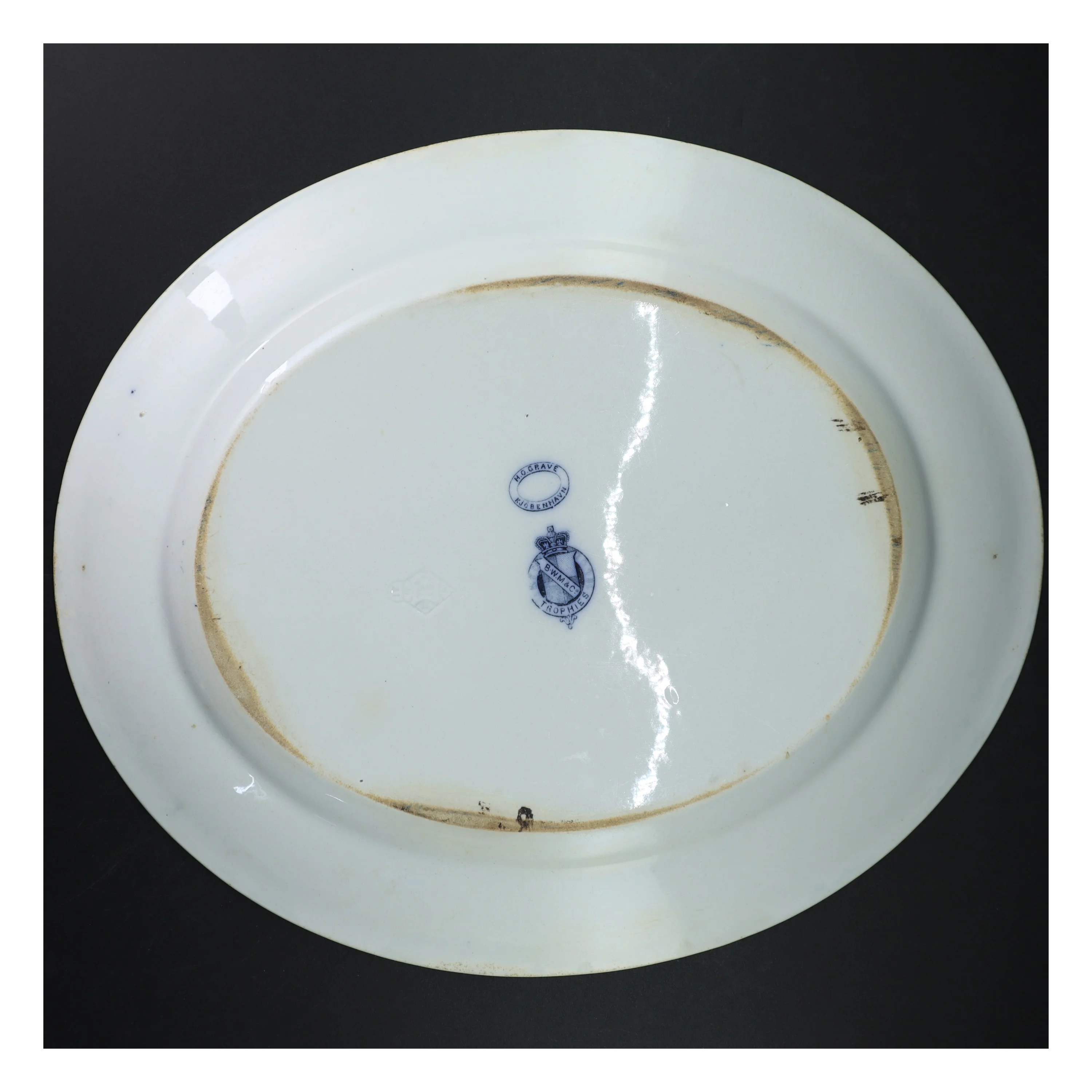 Blåt og hvidt fajancefad fra B. W. M & Co (str. 44 x 35 cm)