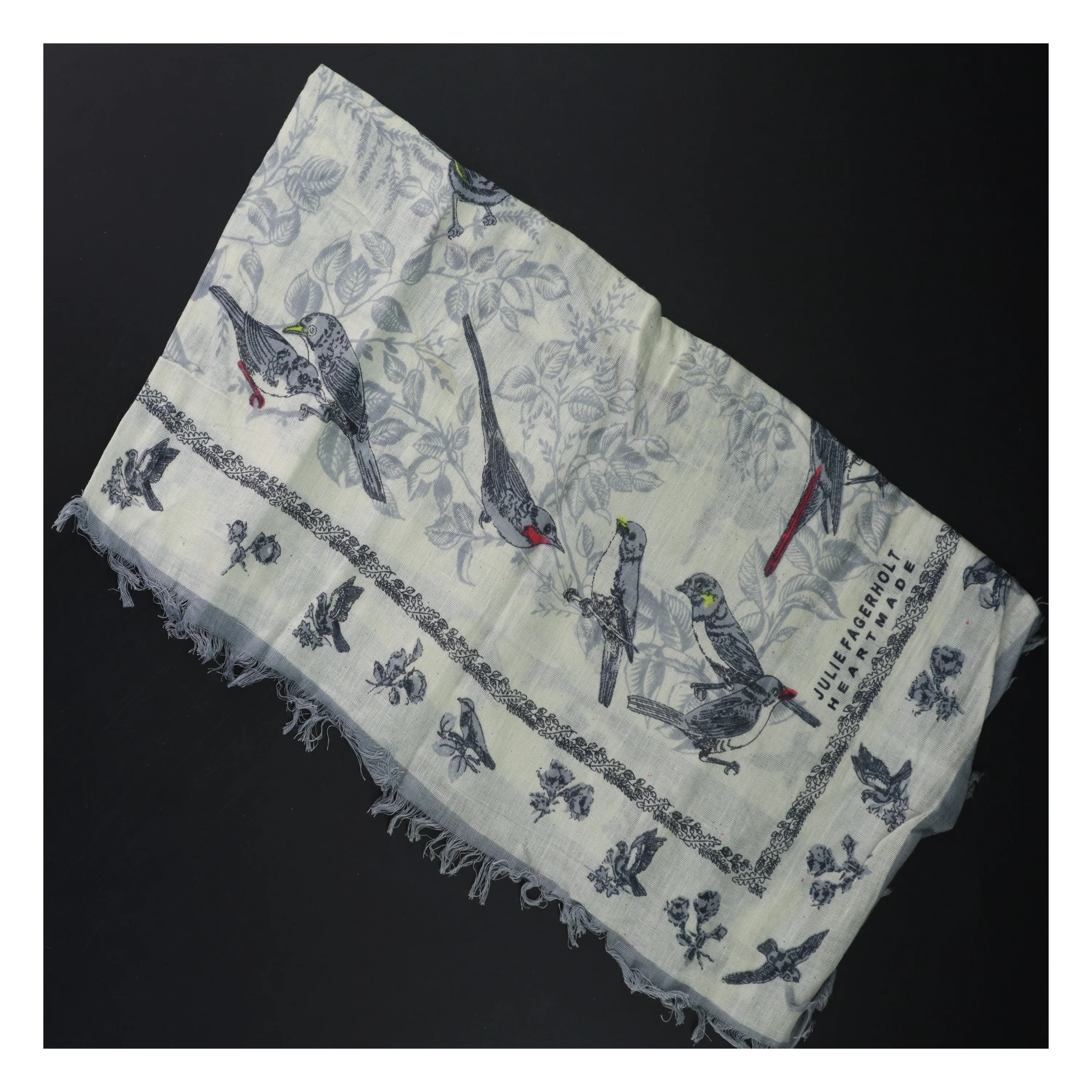 Kvadratisk tørklæde med fugleprint fra ALT (str. 86x86 cm)