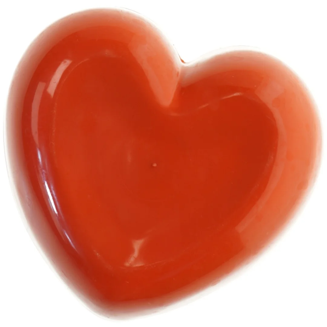Rød hjerteformet skål (str. 13x14 cm)