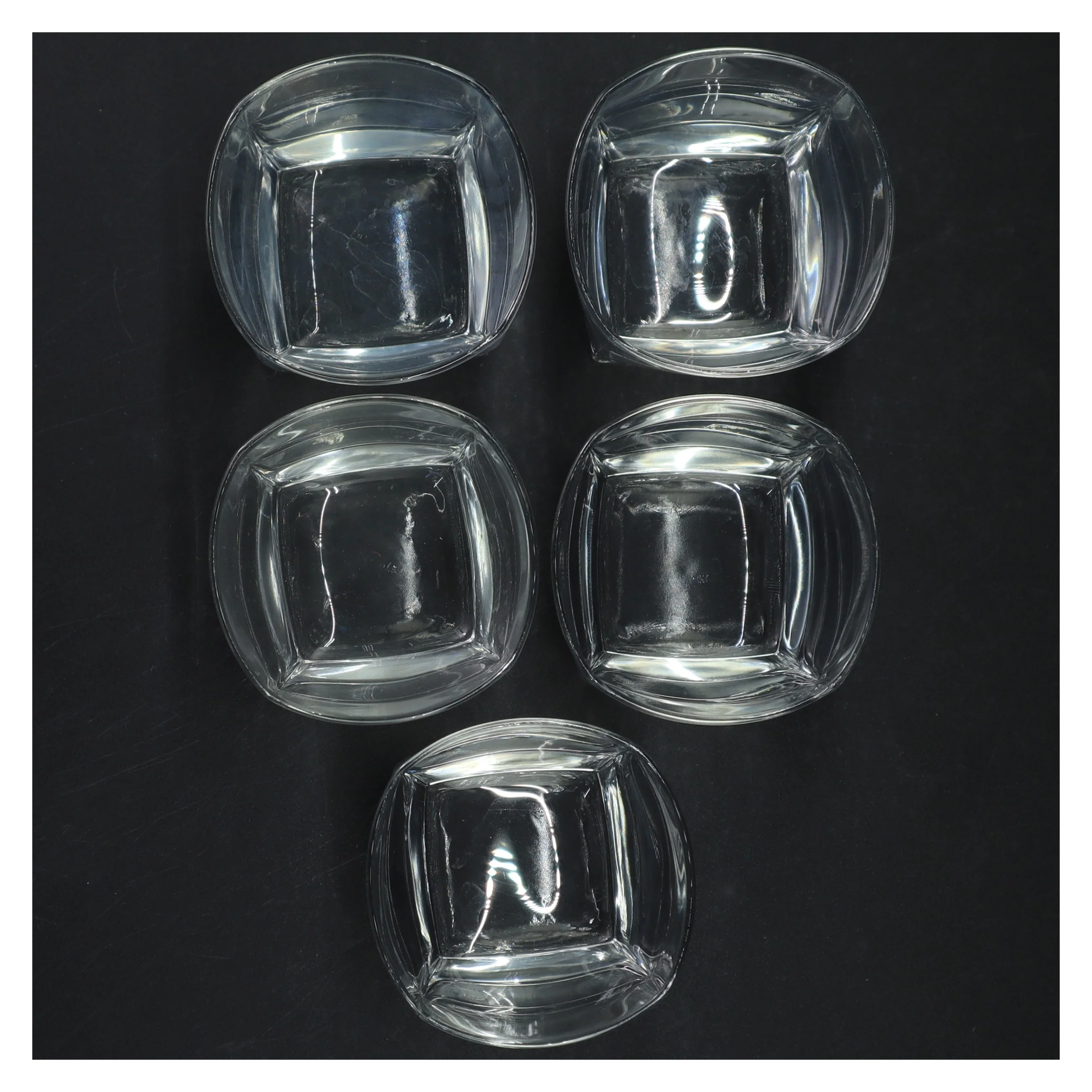 Drikkeglas (str. H. 8,5 cm. ø 8 cm)