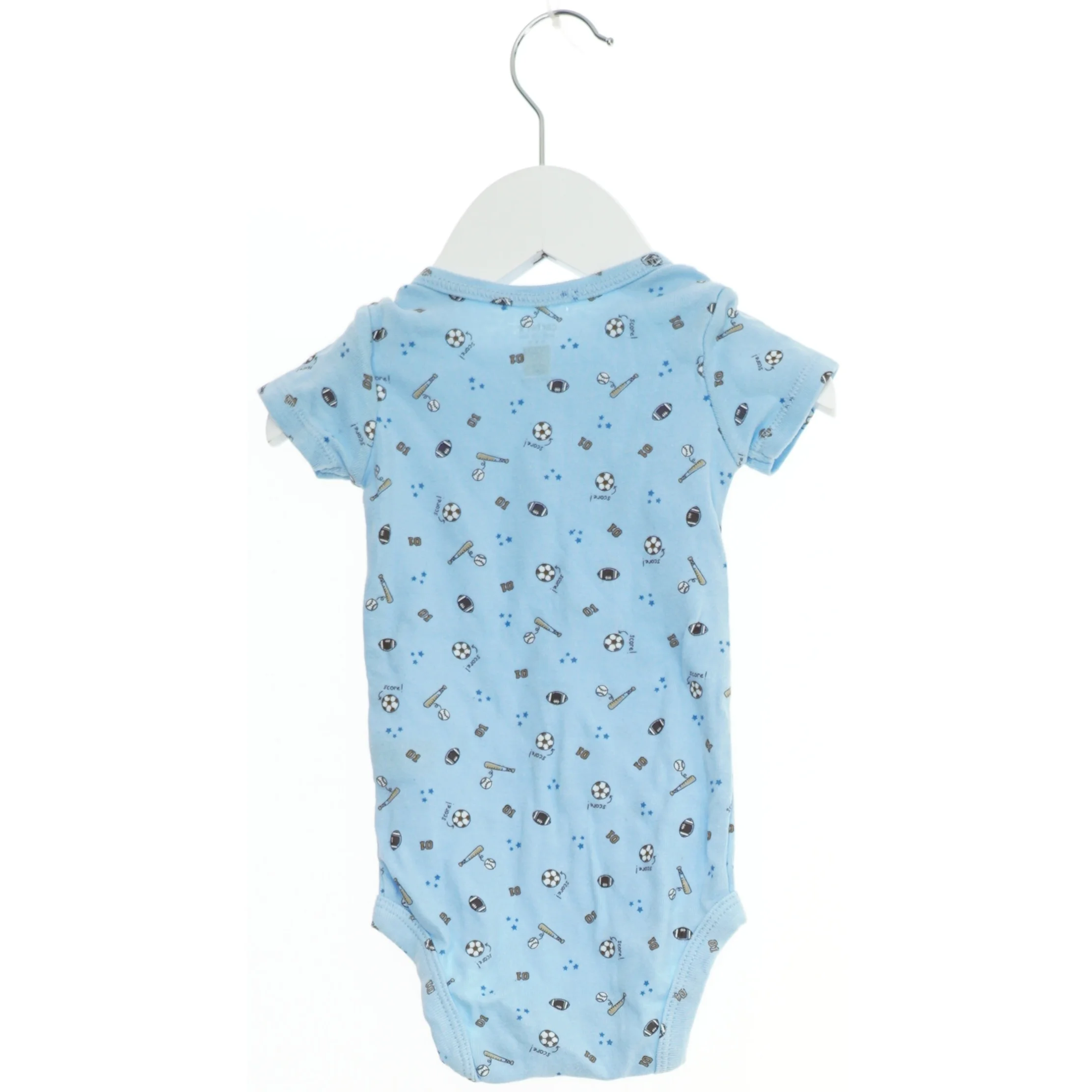 Lyseblå bodystocking med sport print fra Carter’s (str. 62)