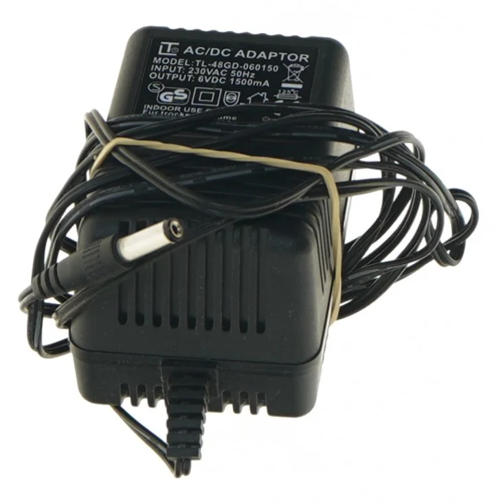 AC/DC Strømadapter (str. 9x5x5 cm)