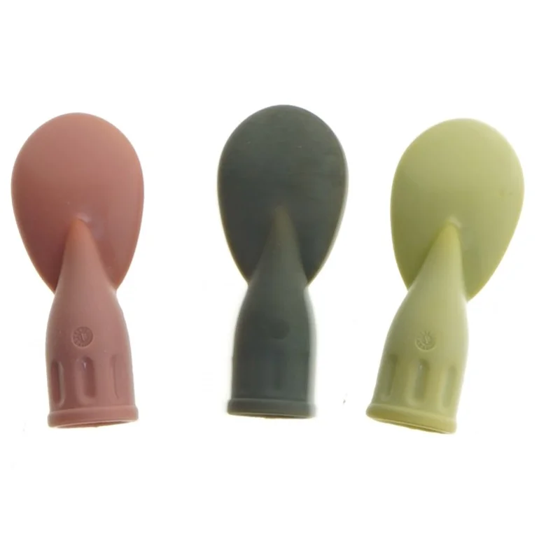 Sæt af tre farverige skeer (str. 6 cm)