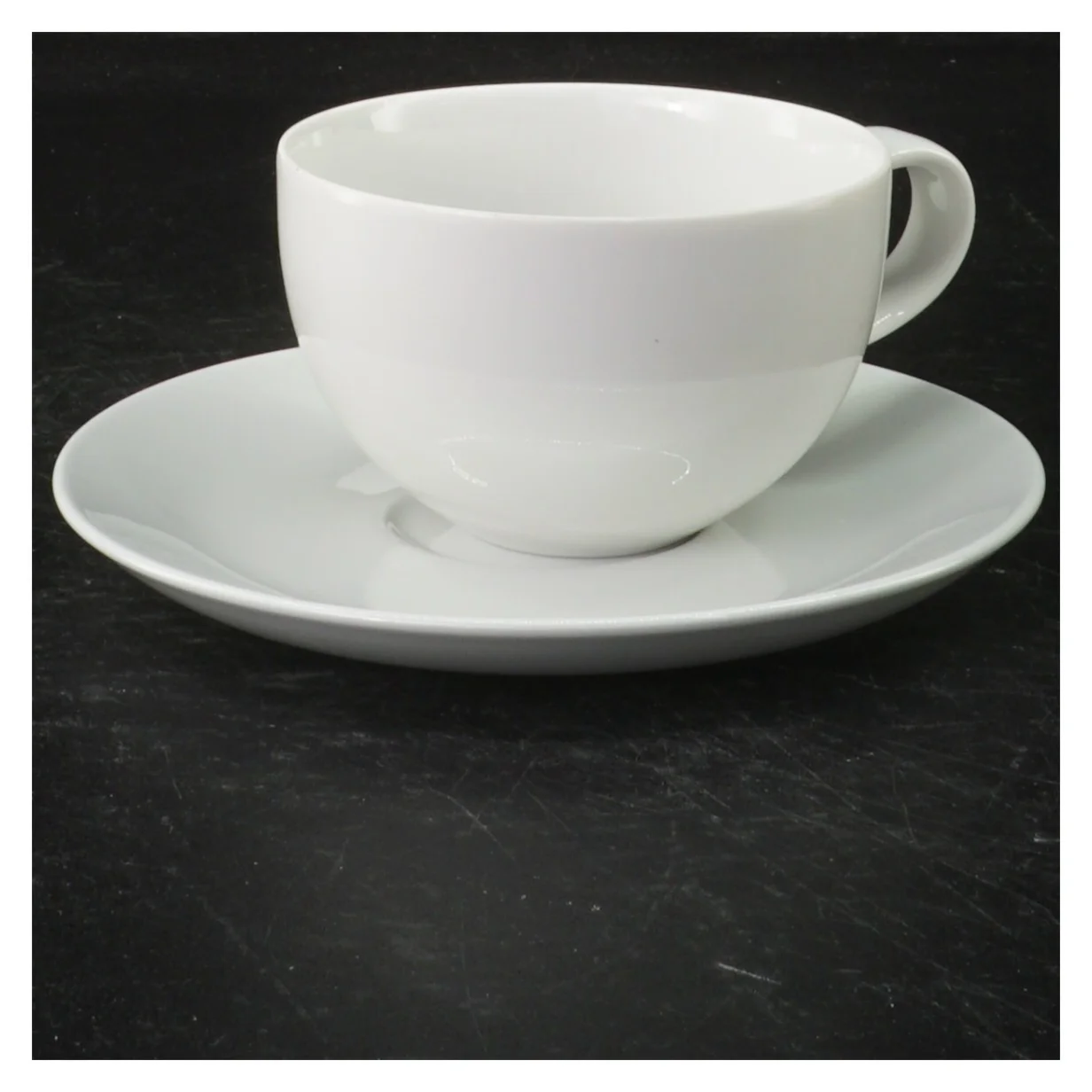 Kaffekop med underkop (str. 6 x 13,5. cm)