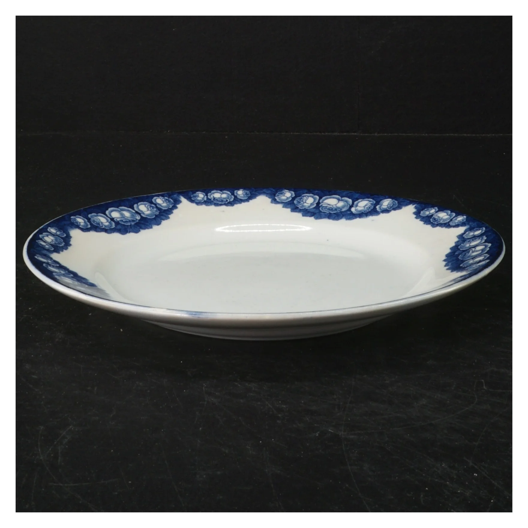 Porcelænstallerken med blomstermønster fra Villeroy & Boch (str. Ø. 22 cm)