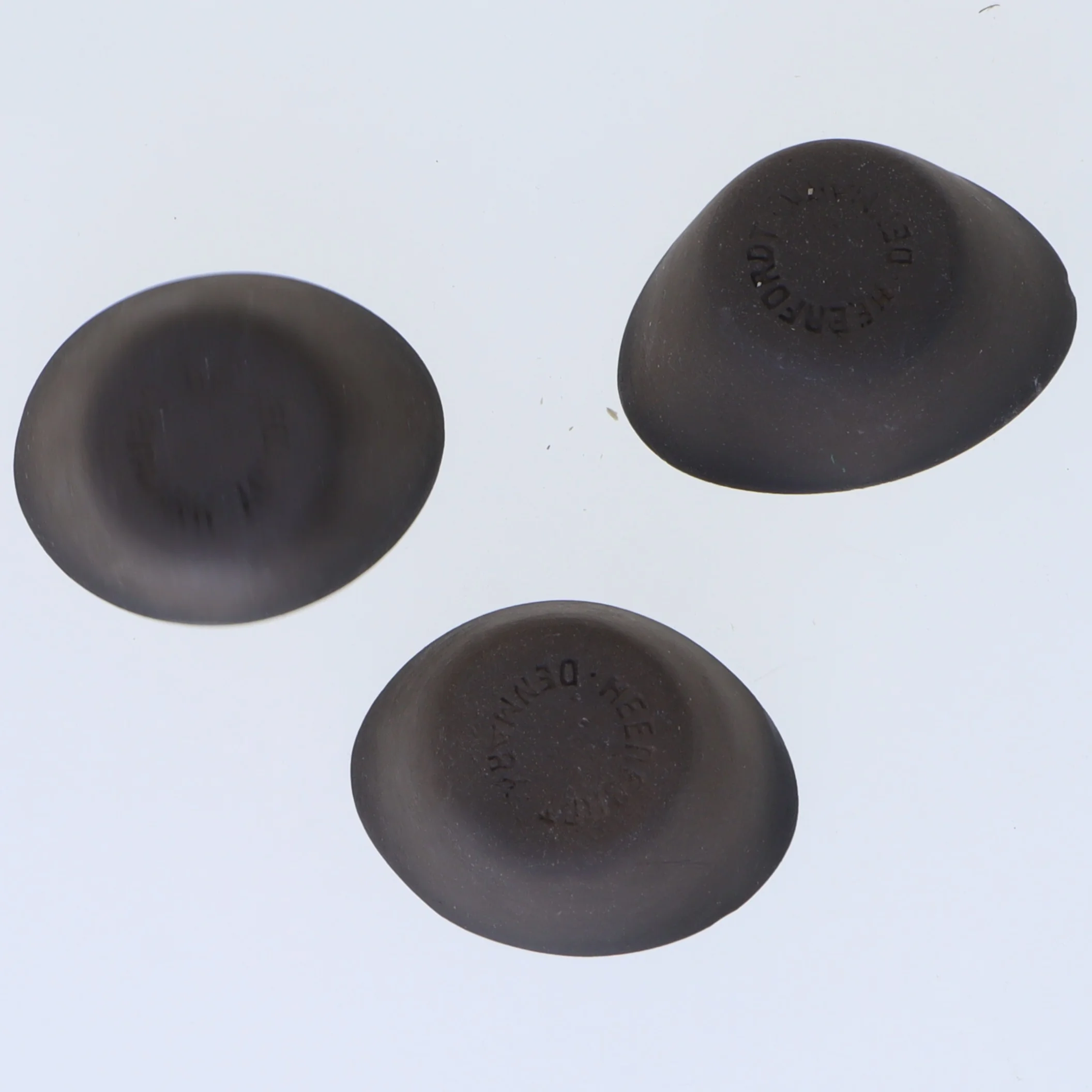 Tre farvede skåle fra Herlef (str. 5,5 cm)