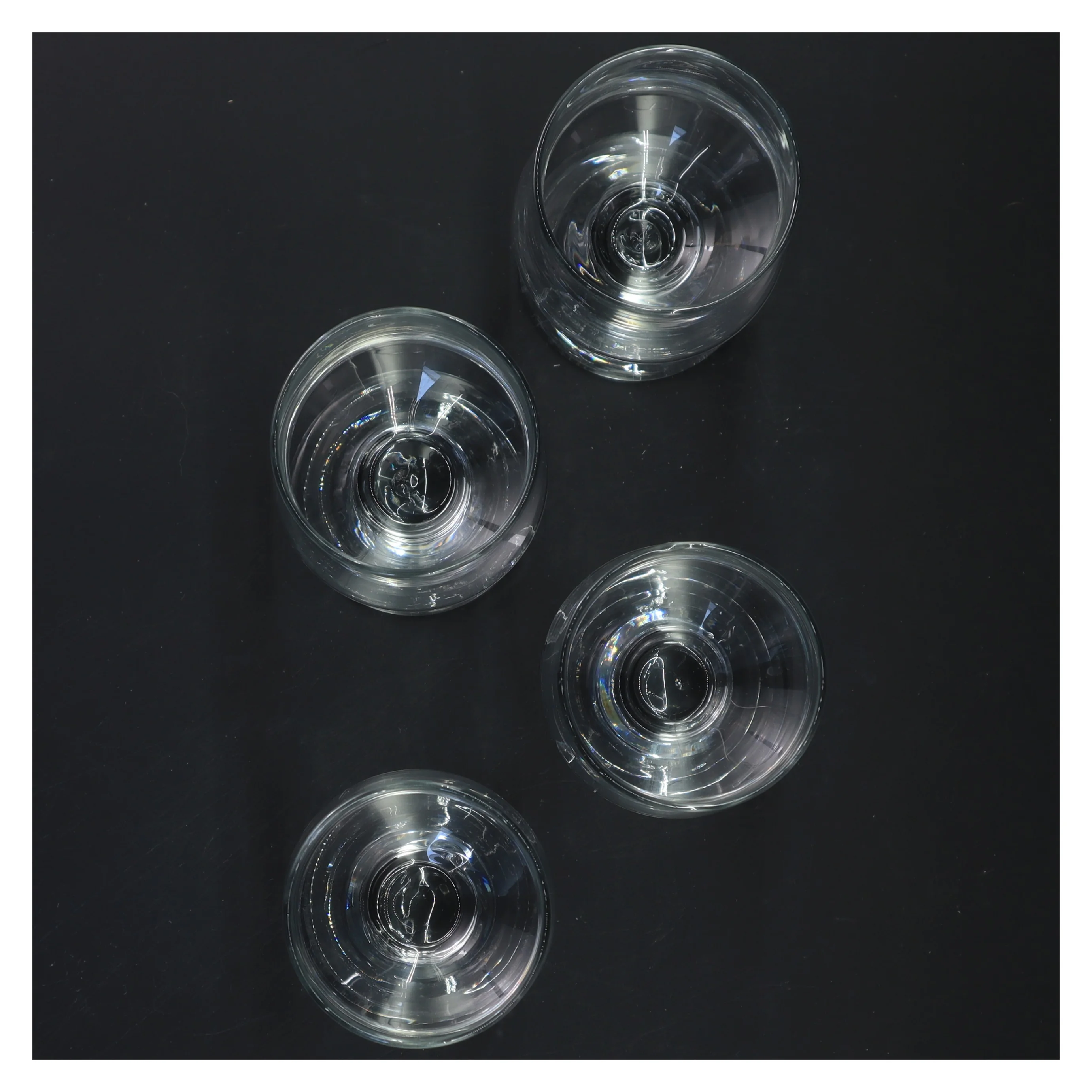 Sæt med 4 glas (str. 13x6,5 cm)