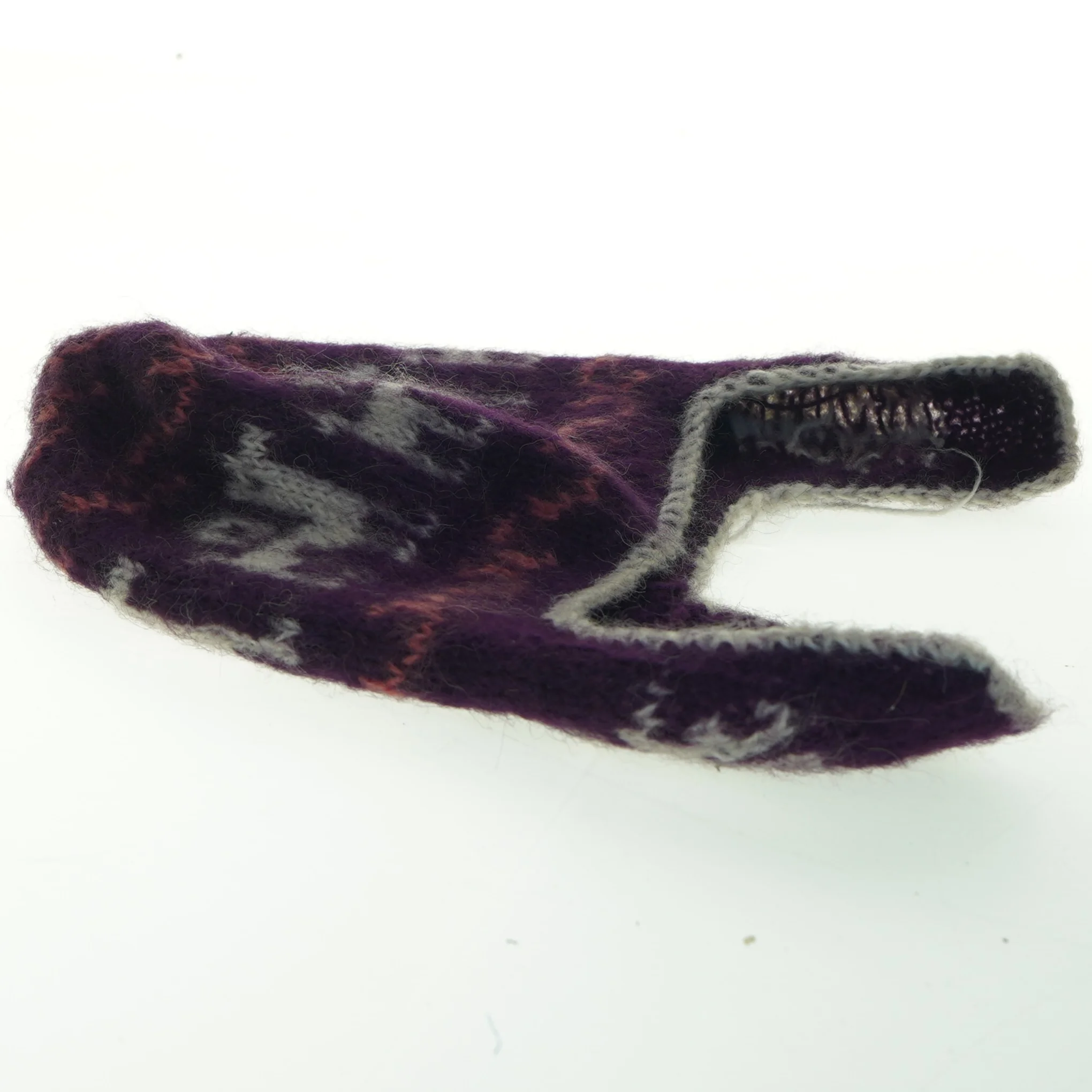 Strikket hue med øreklapper (str. Ø 20 cm)