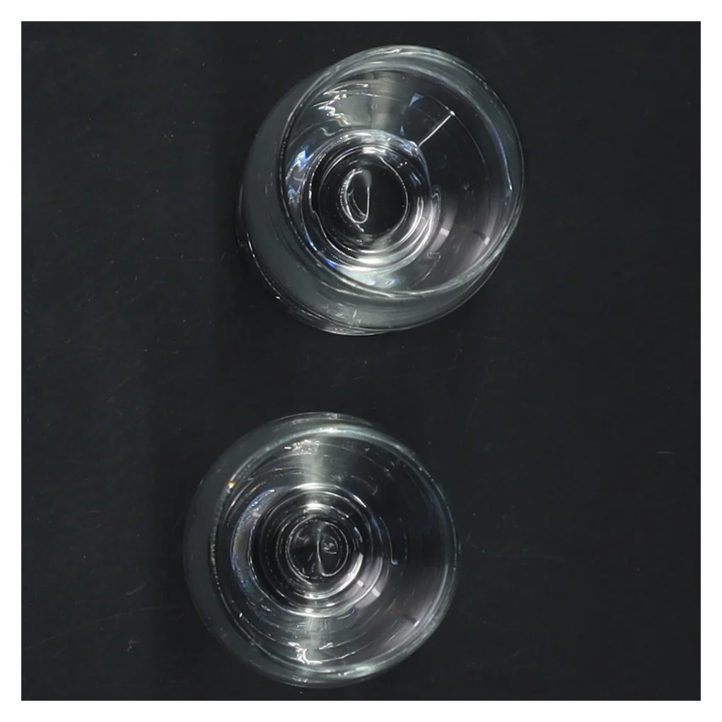 Små glas på fod (str. 7,5x4 cm)