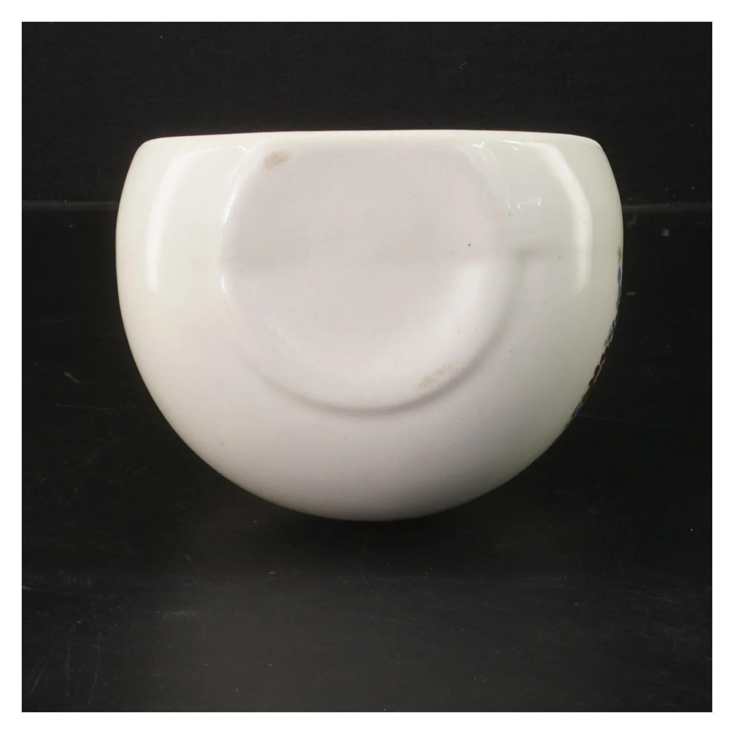 Keramisk saltkar med låg (str. 18x13 cm)