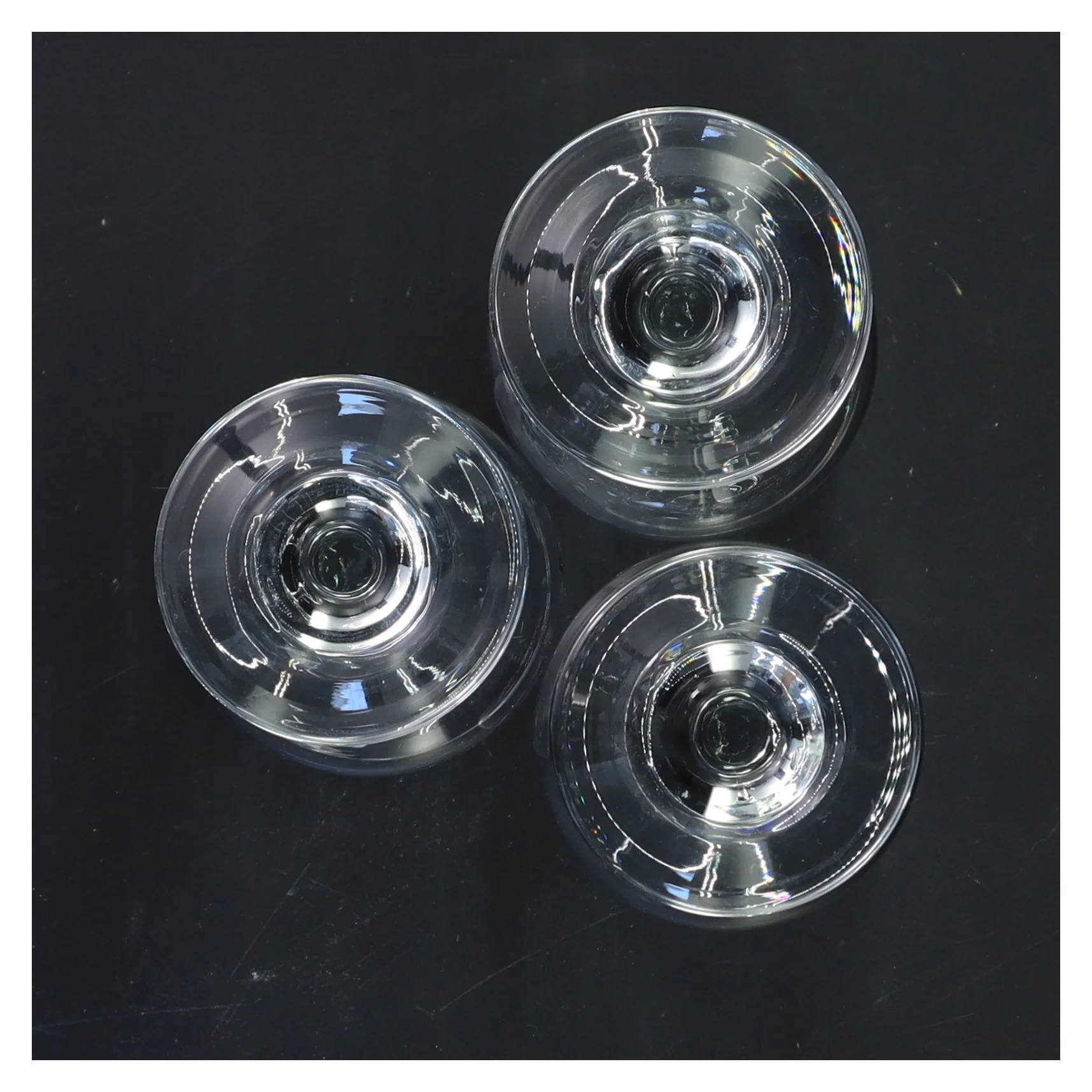 Sæt af tre vinglas (str. 13 cm x 5,5 ø cm)