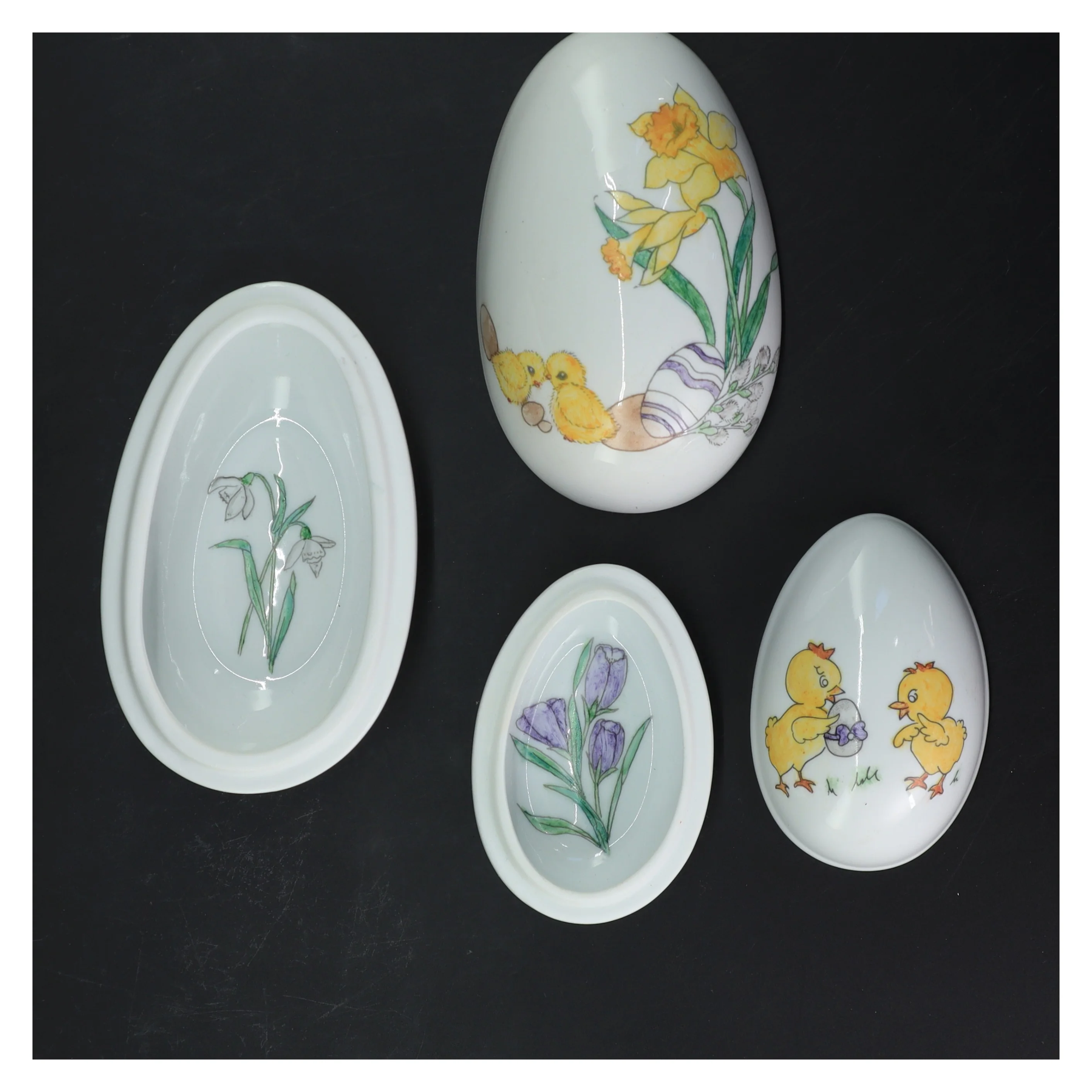 Dekorative porcelænsæg (str. 14,5 & 10,5 cm)