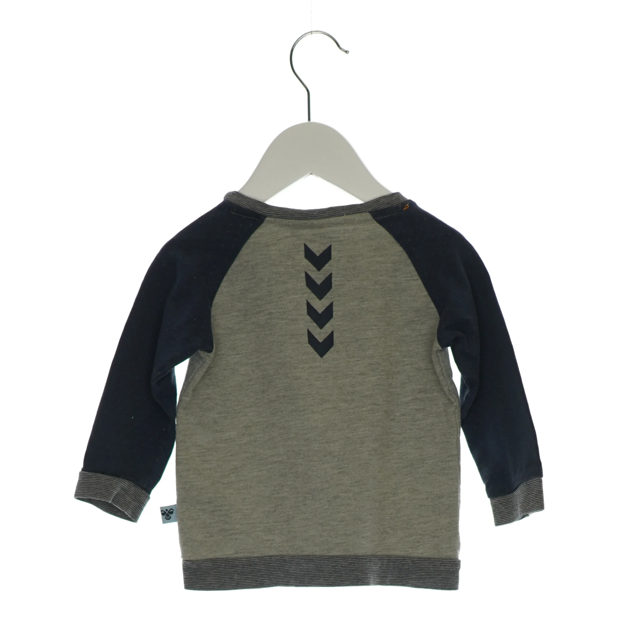 Langærmet bluse fra Hummel (str. 80)