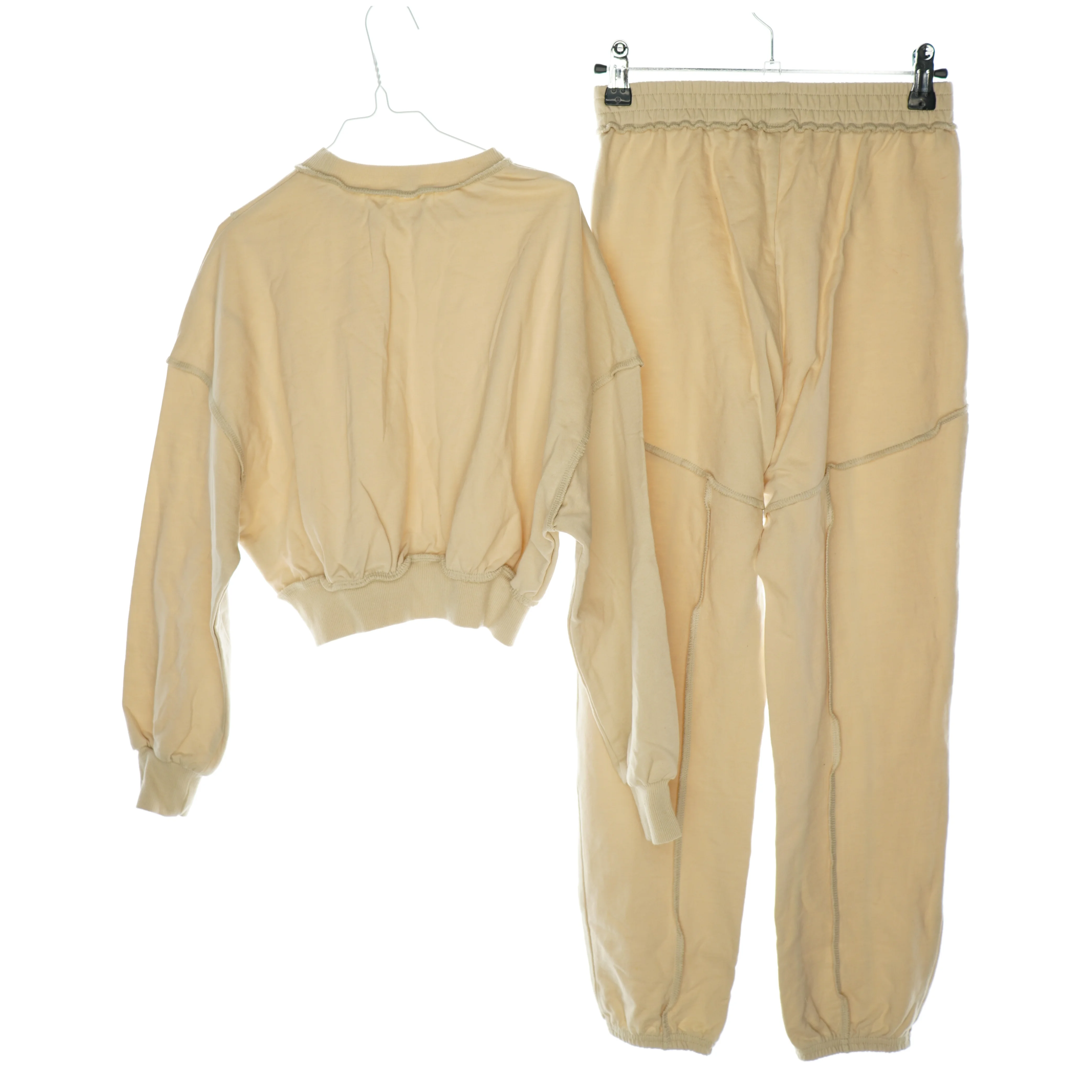 Sæt med bukser og bluse fra Shein (str. 146)