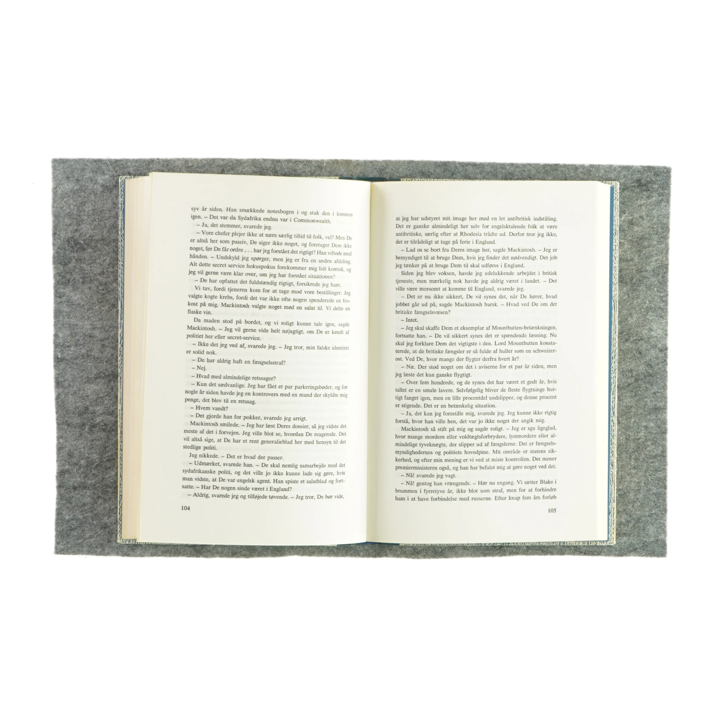 Med ryggen mod muren af Desmond Bagley (Bog)