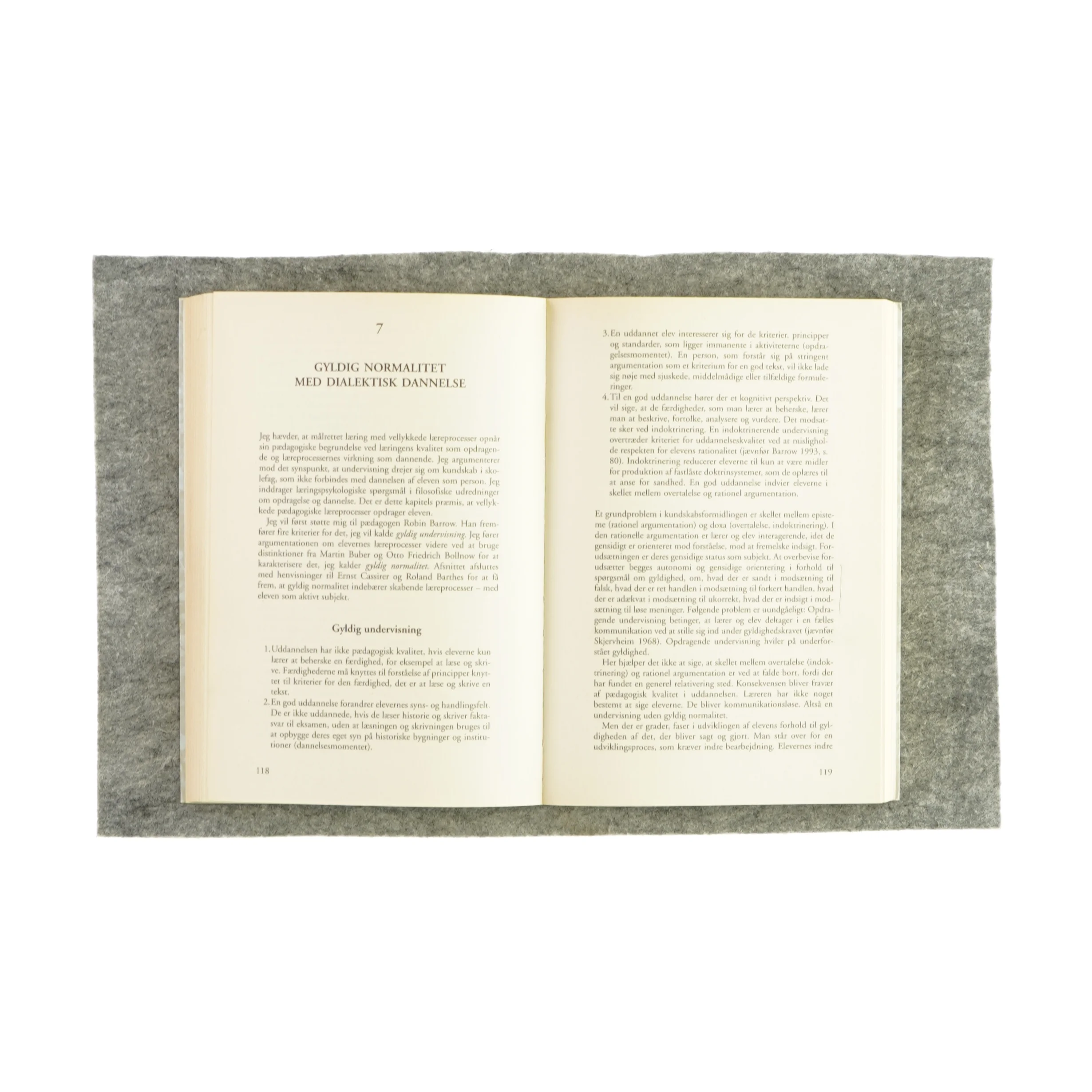 Pædagogik og professionalitet (bog) 