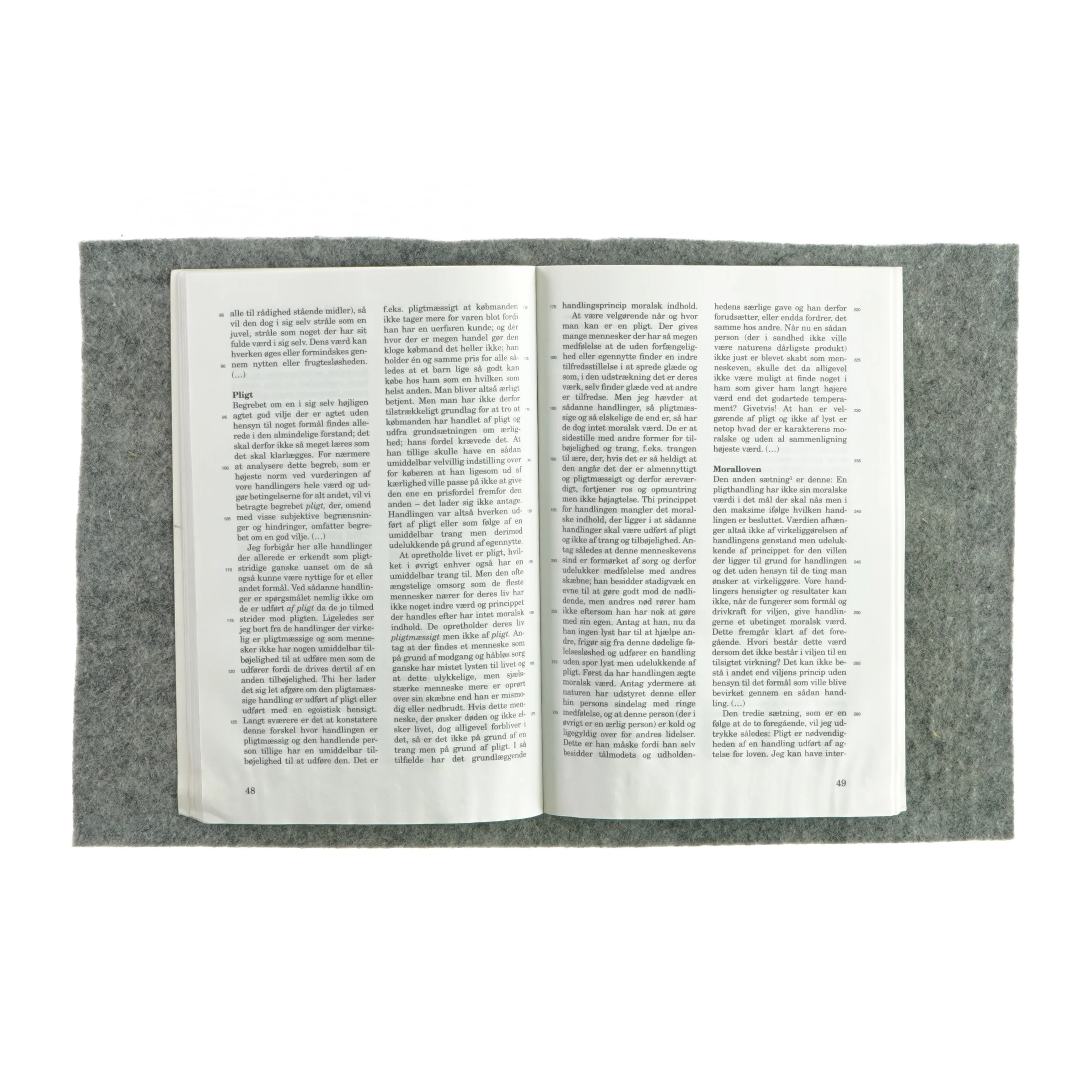 Moralen og dens begrundelse af Bjarne Troelsen (bog)