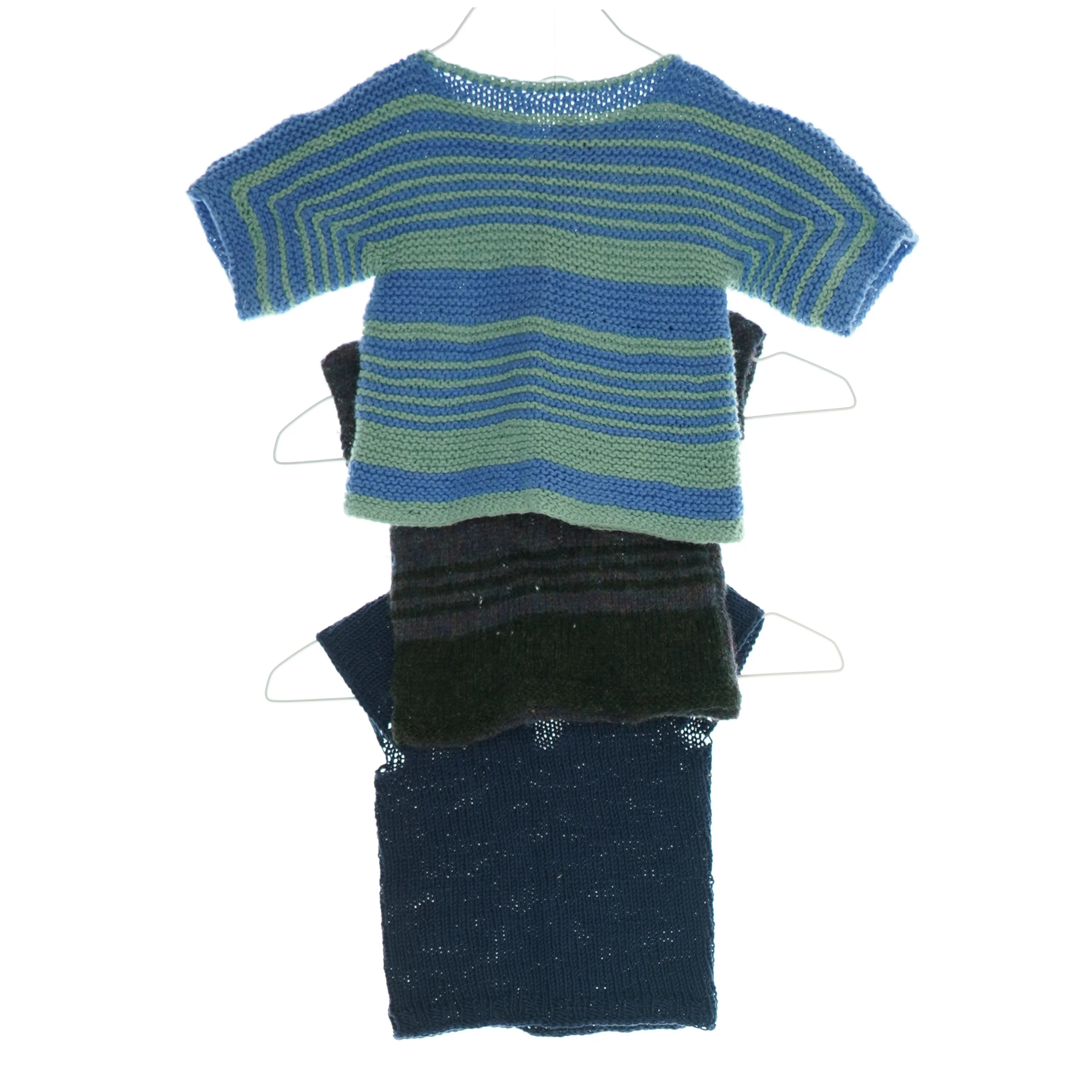Hjemmestrikket toppe (3 stk) (str. ca. 68 )