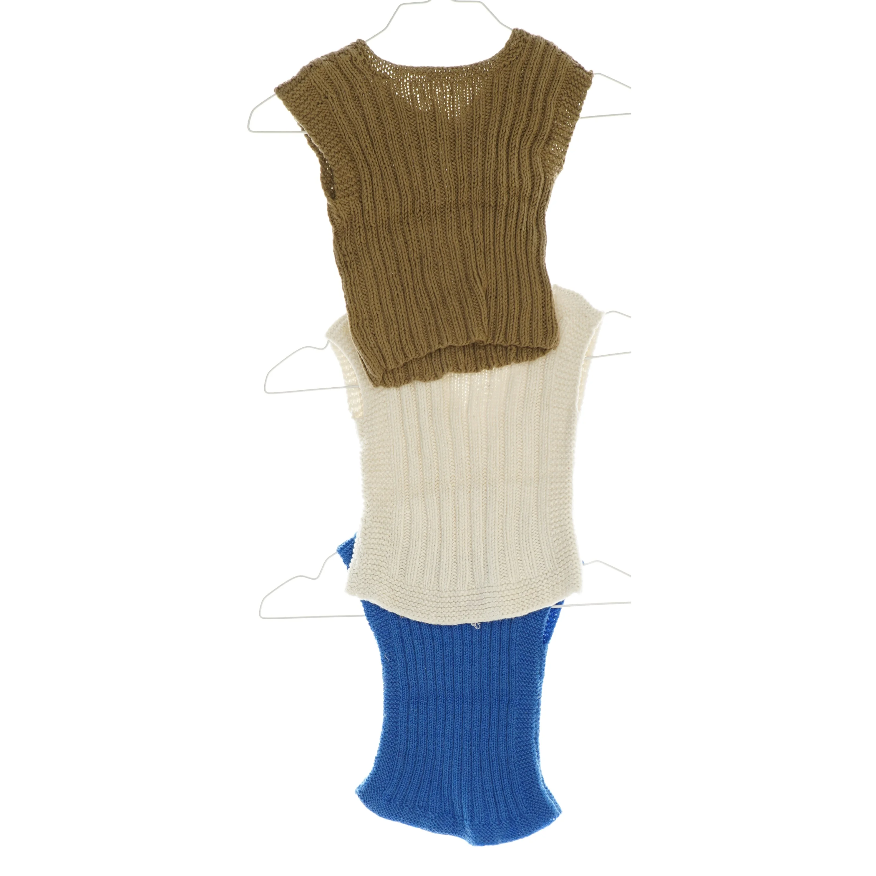 Hjemmestrikkede veste (3 stk) (str. ca. 68)