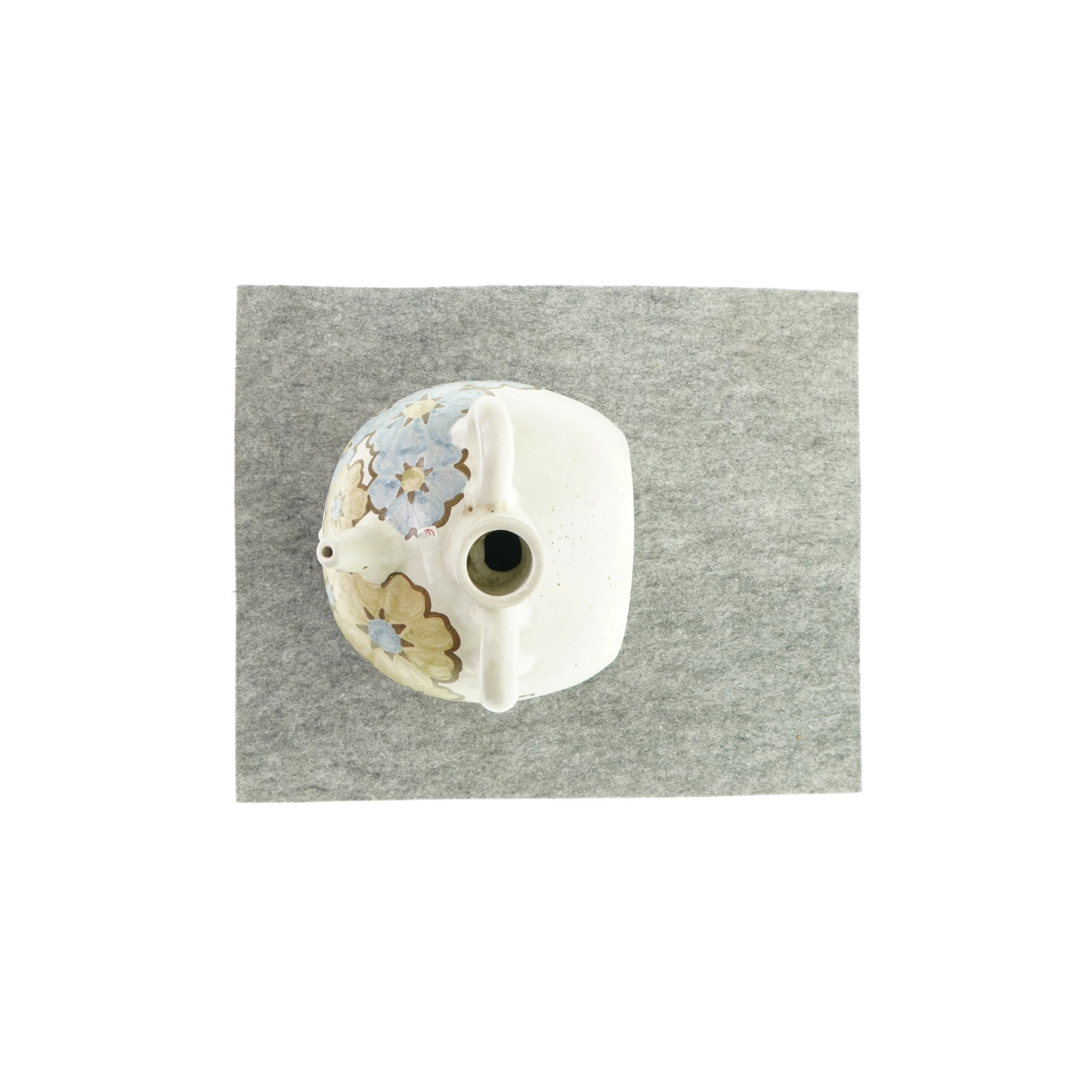 Kande med dekorationer