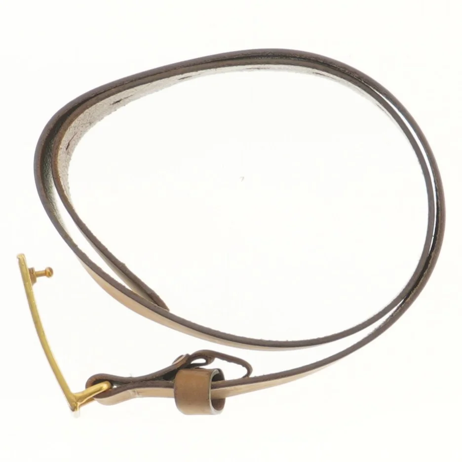 Brun læderbælte med dekorativt spænde (str. 98 cm) fra ukendt