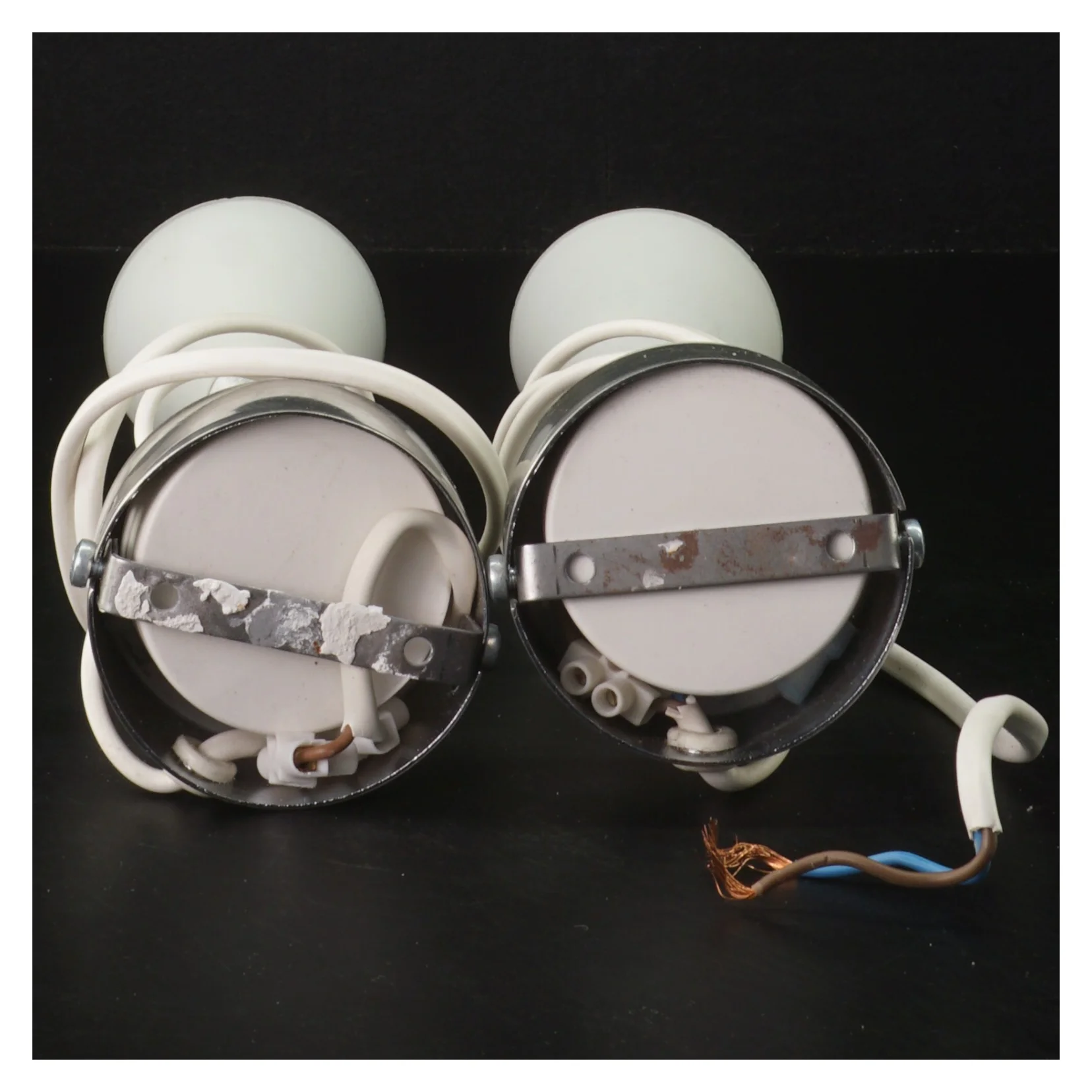 Væglamper med hvide skærme (str. 21 cm)