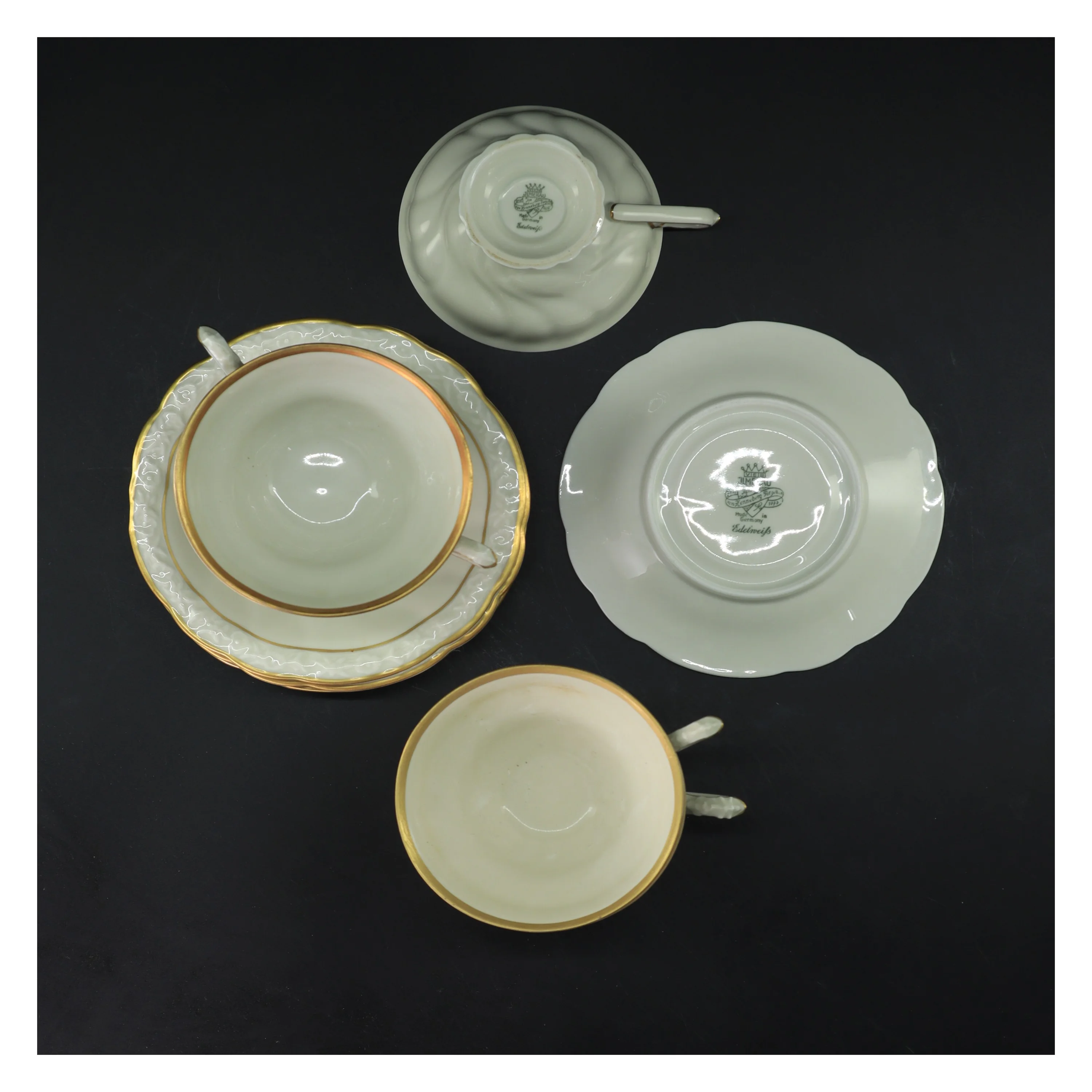 Fem Edelweiß tekopper med underkopper fra Jlmenau (str. 5 stk Ø 9,5 cm & 14 cm)