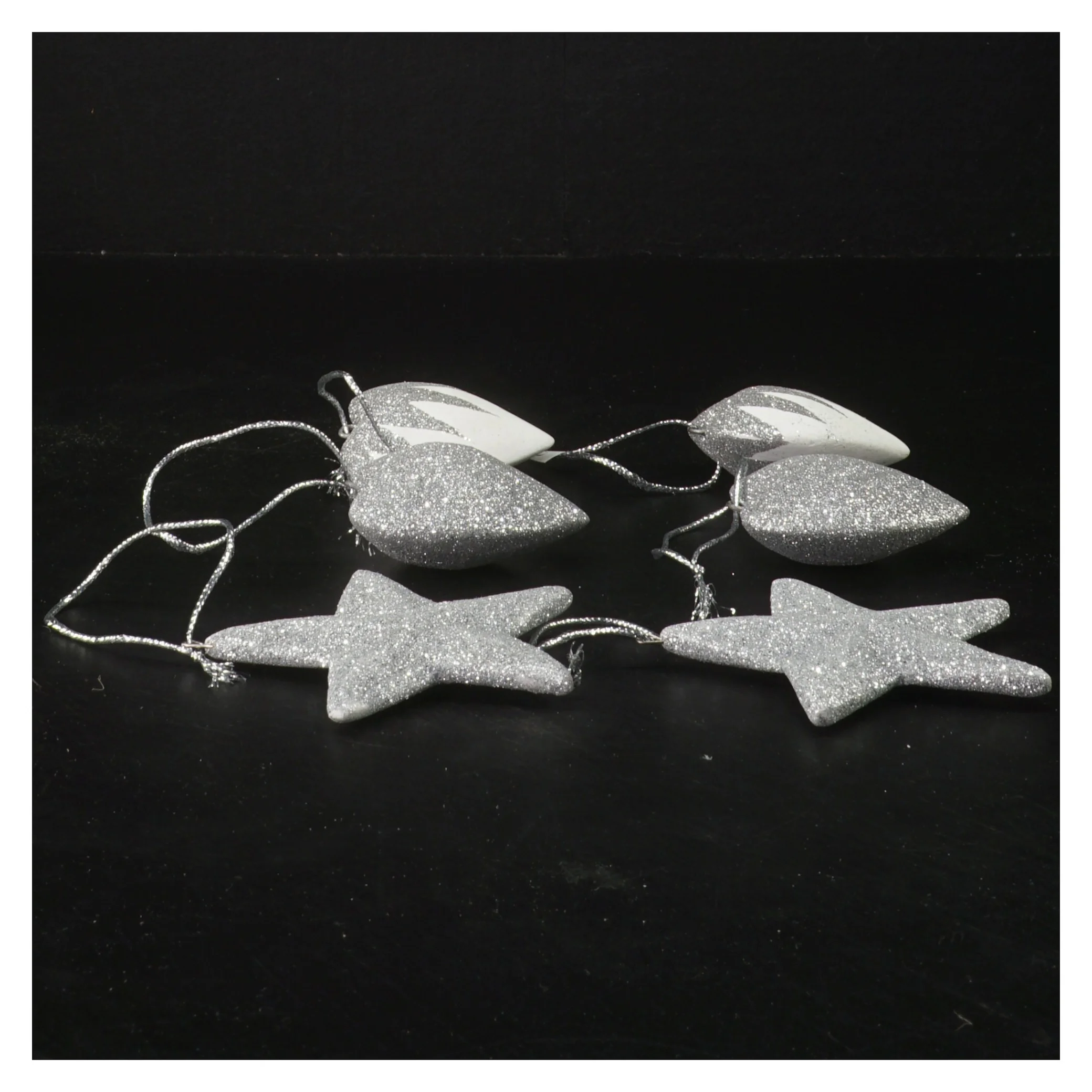 Sæt med glitter julepynt (str. 6-8 cm)