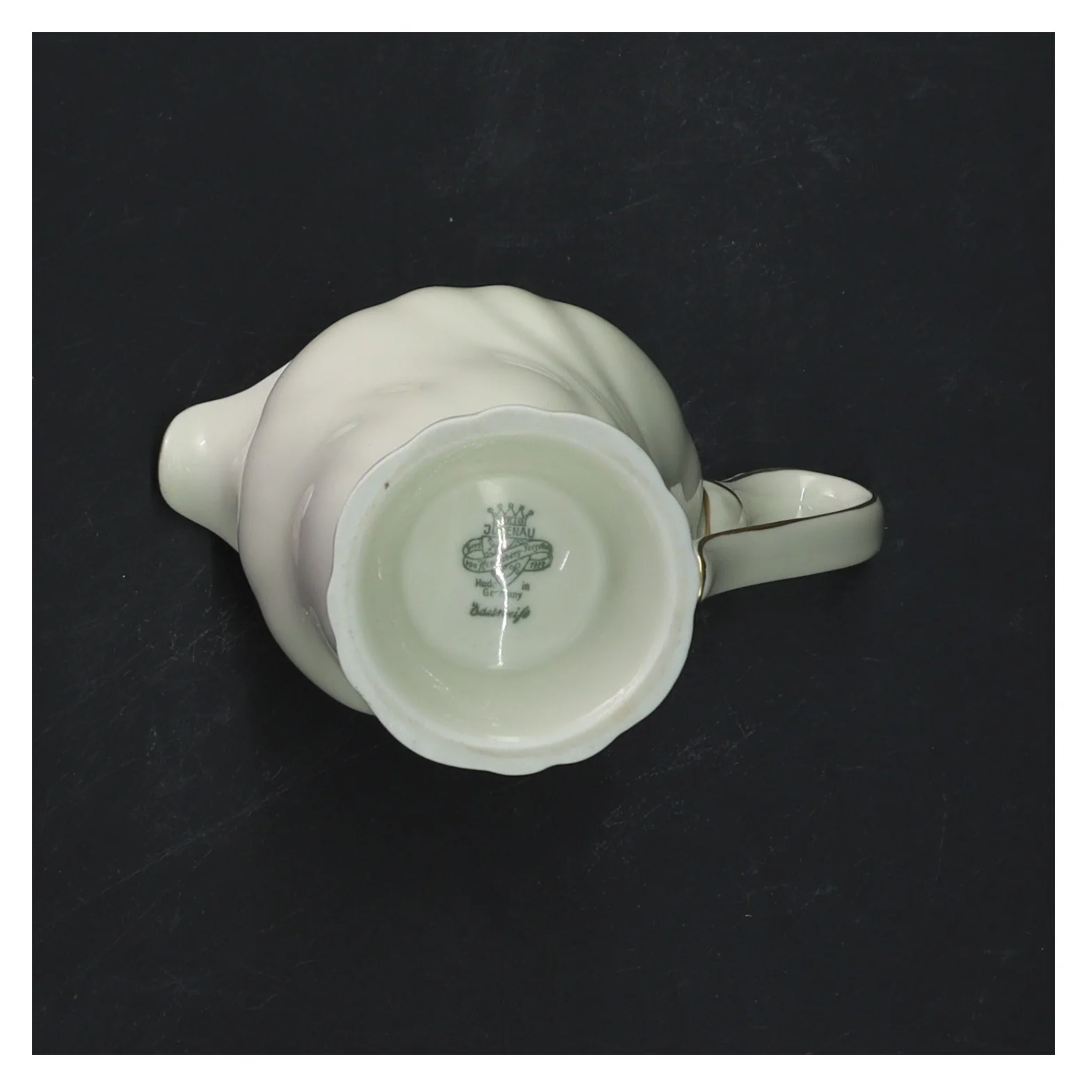 Porcelænsflødekande med guldkant fra Jlmenau (str. 10 cm)