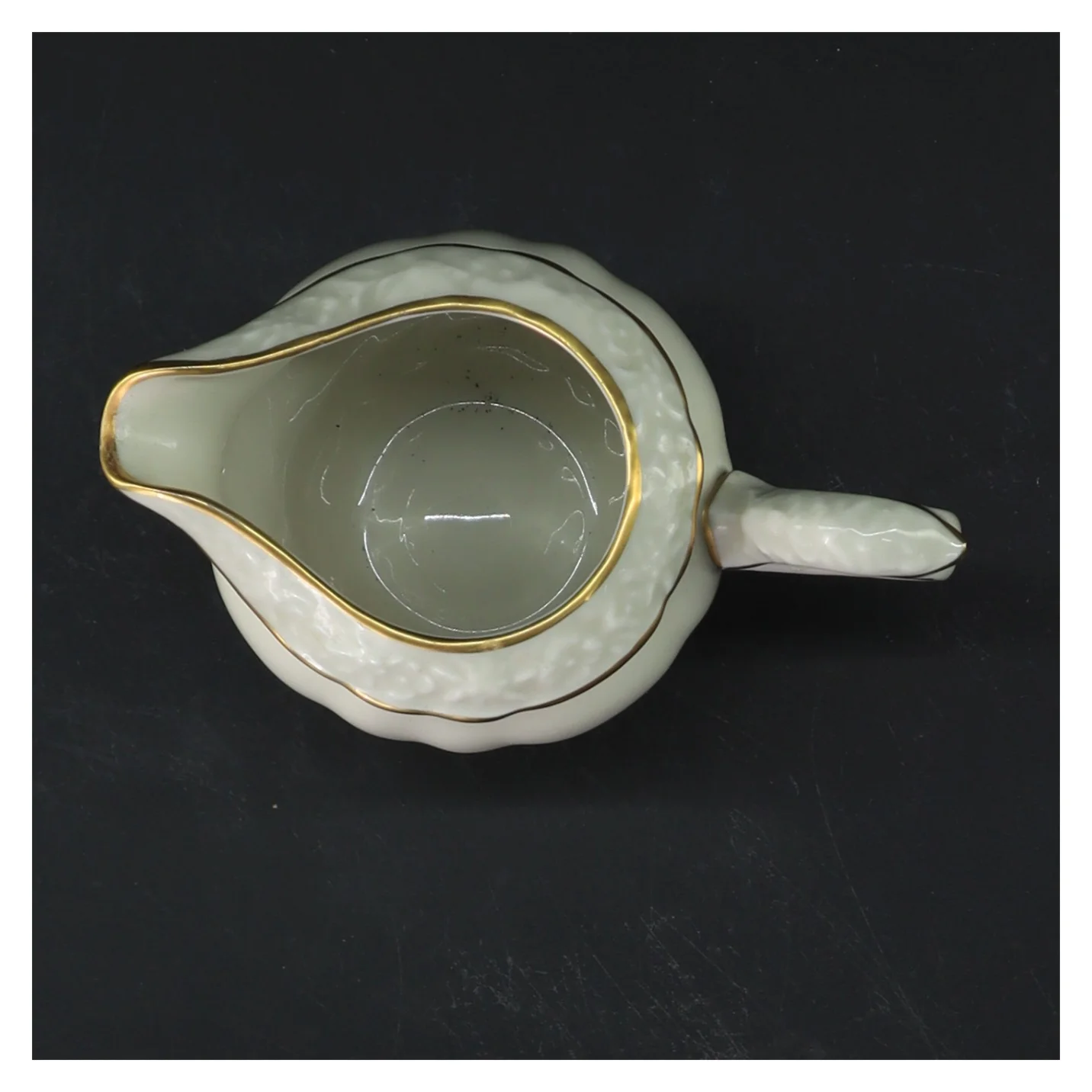 Porcelænsflødekande med guldkant fra Jlmenau (str. 10 cm)