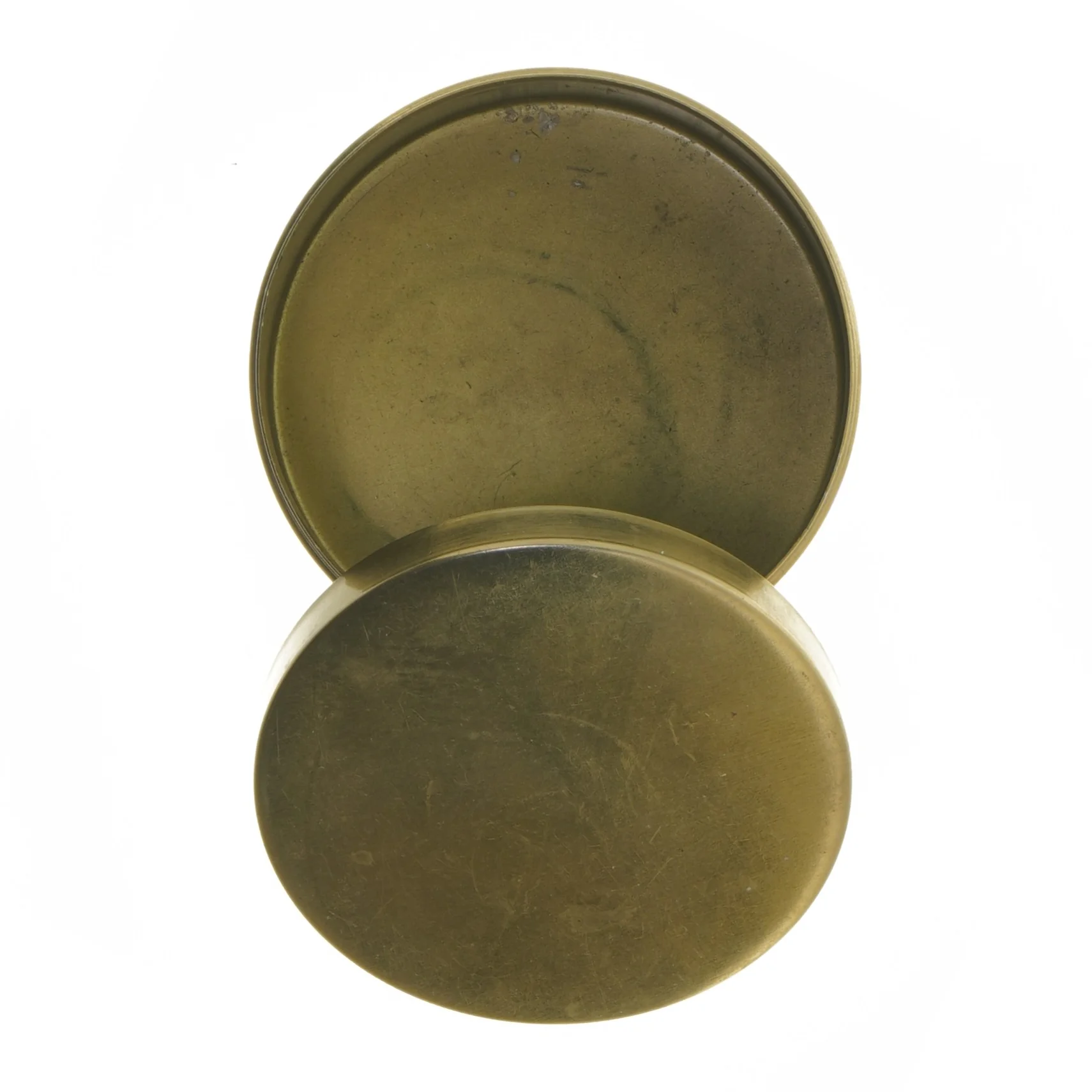 Rund messingæske med låg (str. Ø 12x7 cm)