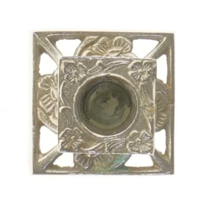 Lysestage med blomsterdesign (str. 6x5,5x5,5 cm)