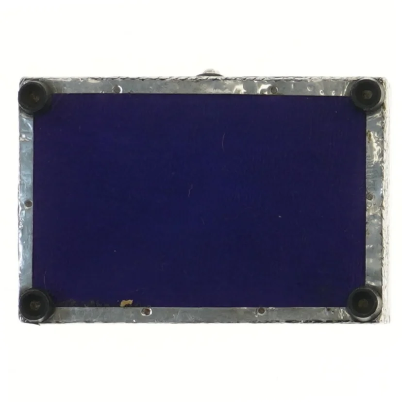 Hammer slået indsisk  metalkasse (str. 15x10x7 cm)