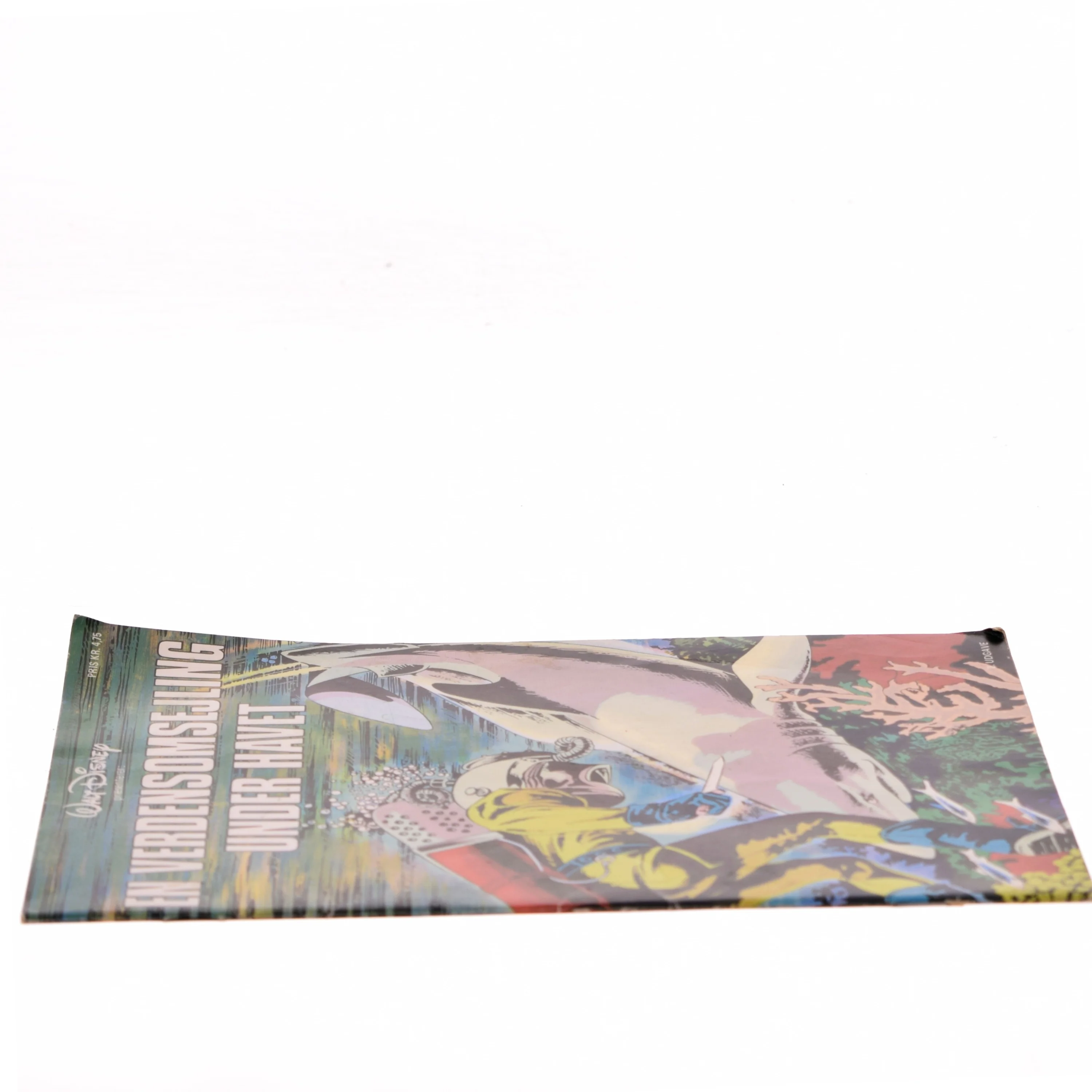 En verdensomsejling under havet af Jules Verne (Bog)