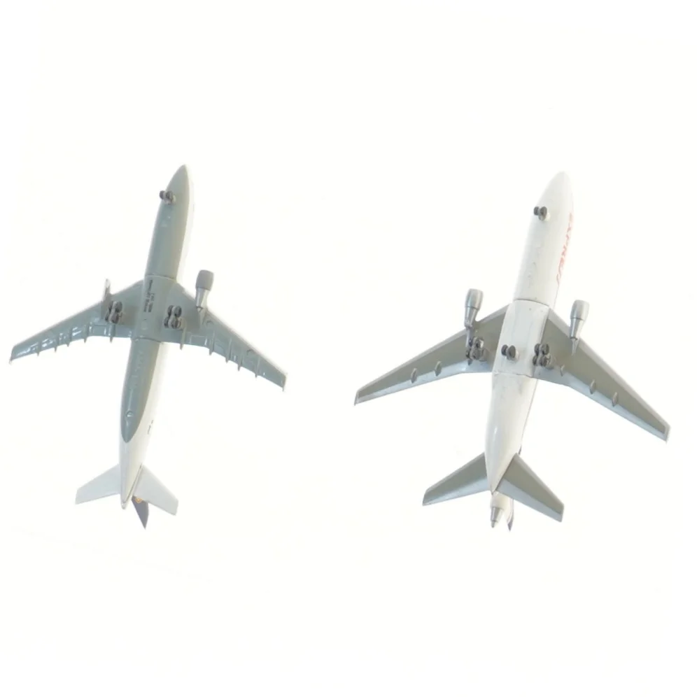 Metal kvalitets Model  fly (str. 10x10 cm)