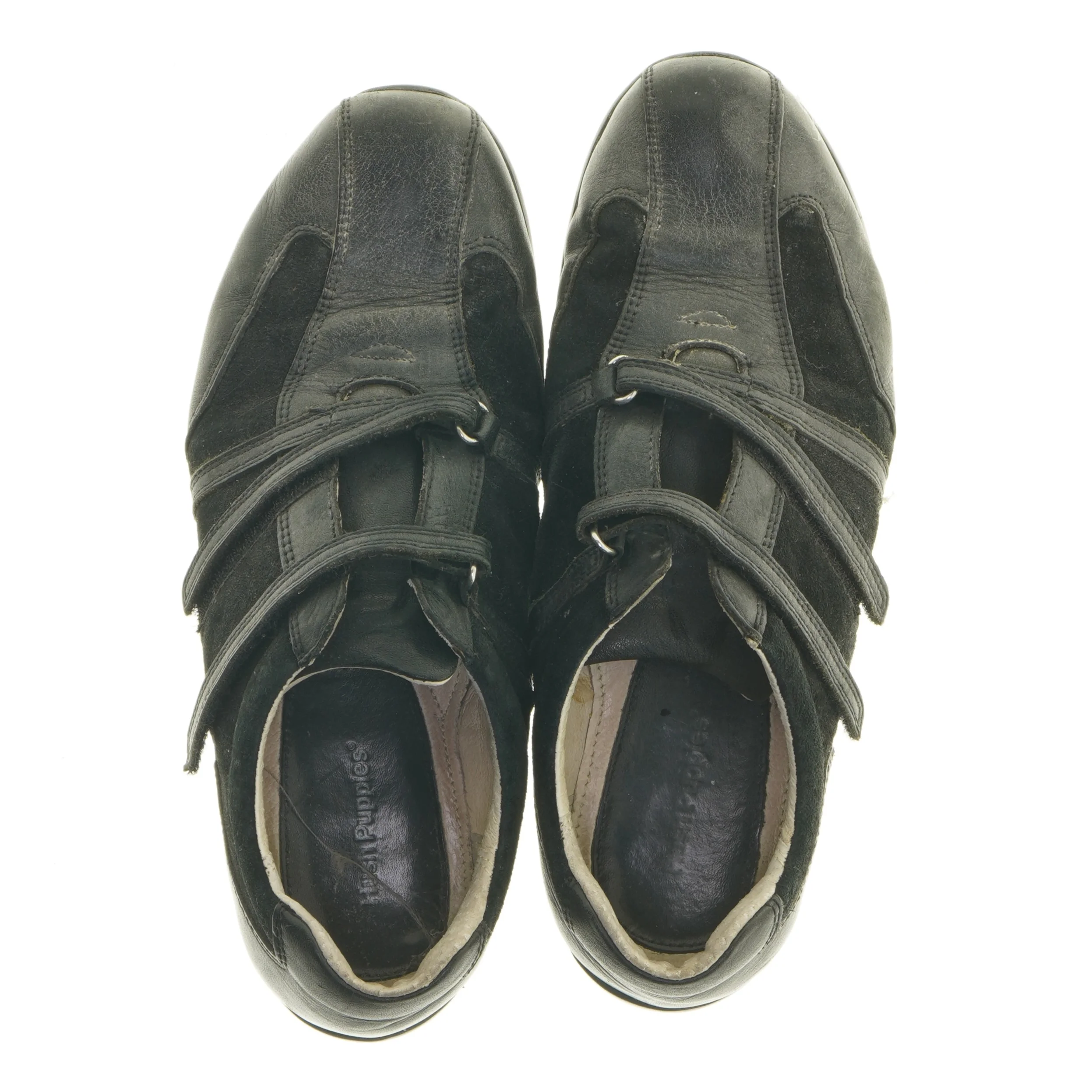 Sort sportssko fra Hush Puppies (str. 40-41 )