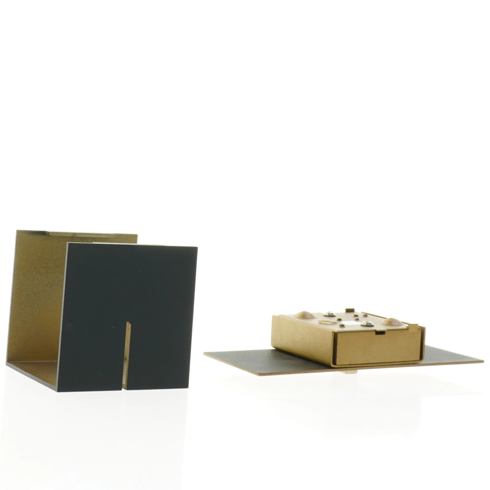 Væglampe (str. 18 x 8,5 x 9 cm)