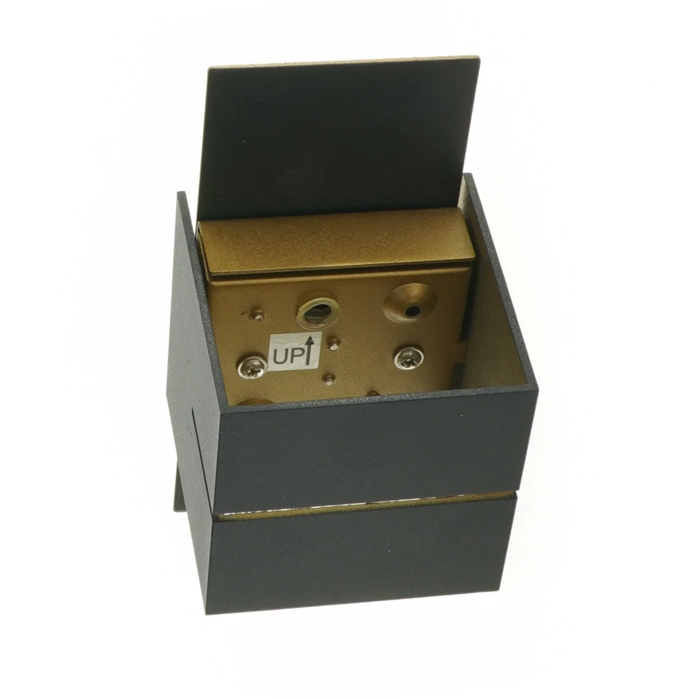 Væglampe (str. 18 x 8,5 x 9 cm)