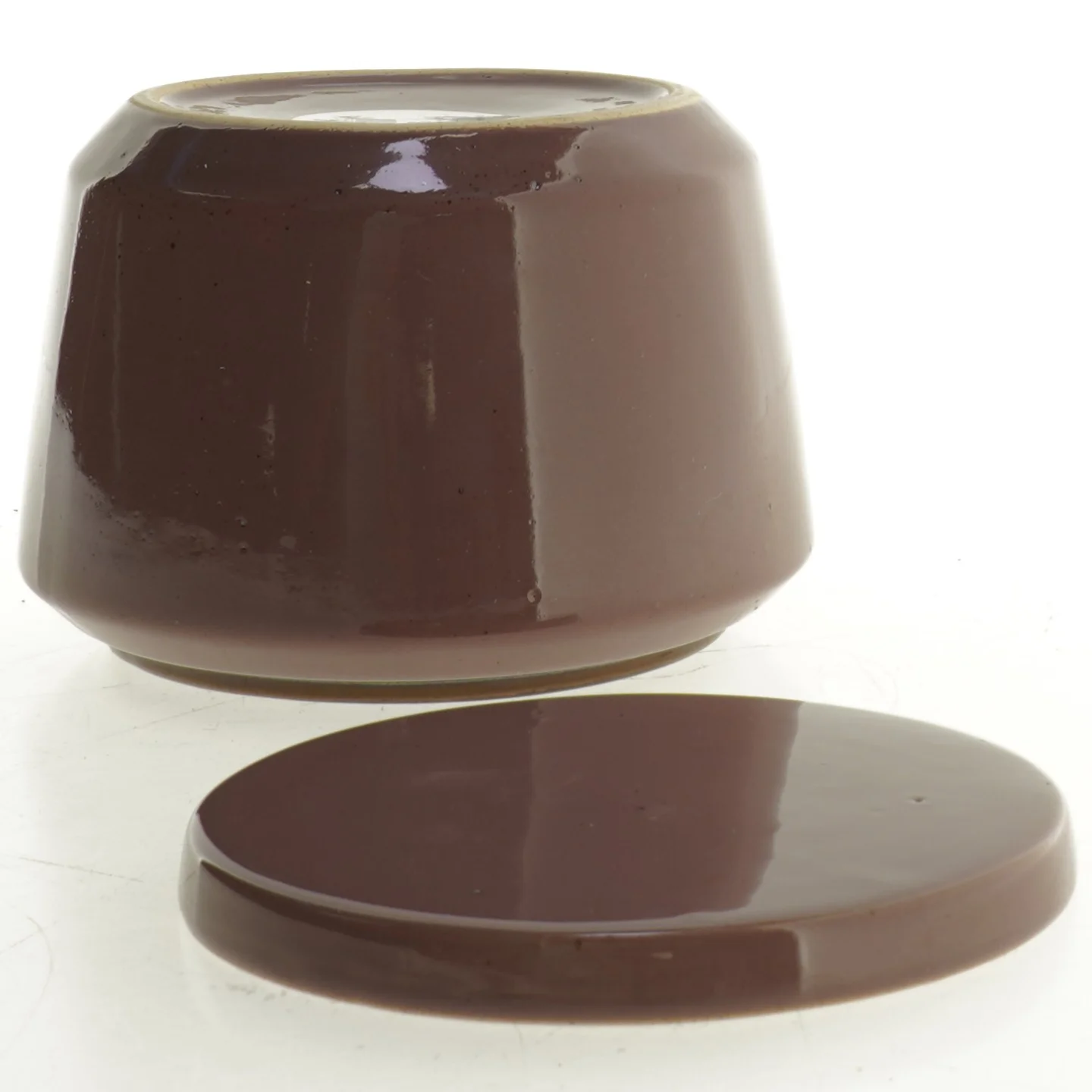 ubrugt stor krukke med låg fra sødahl.  (str. 12 x 8 cm)