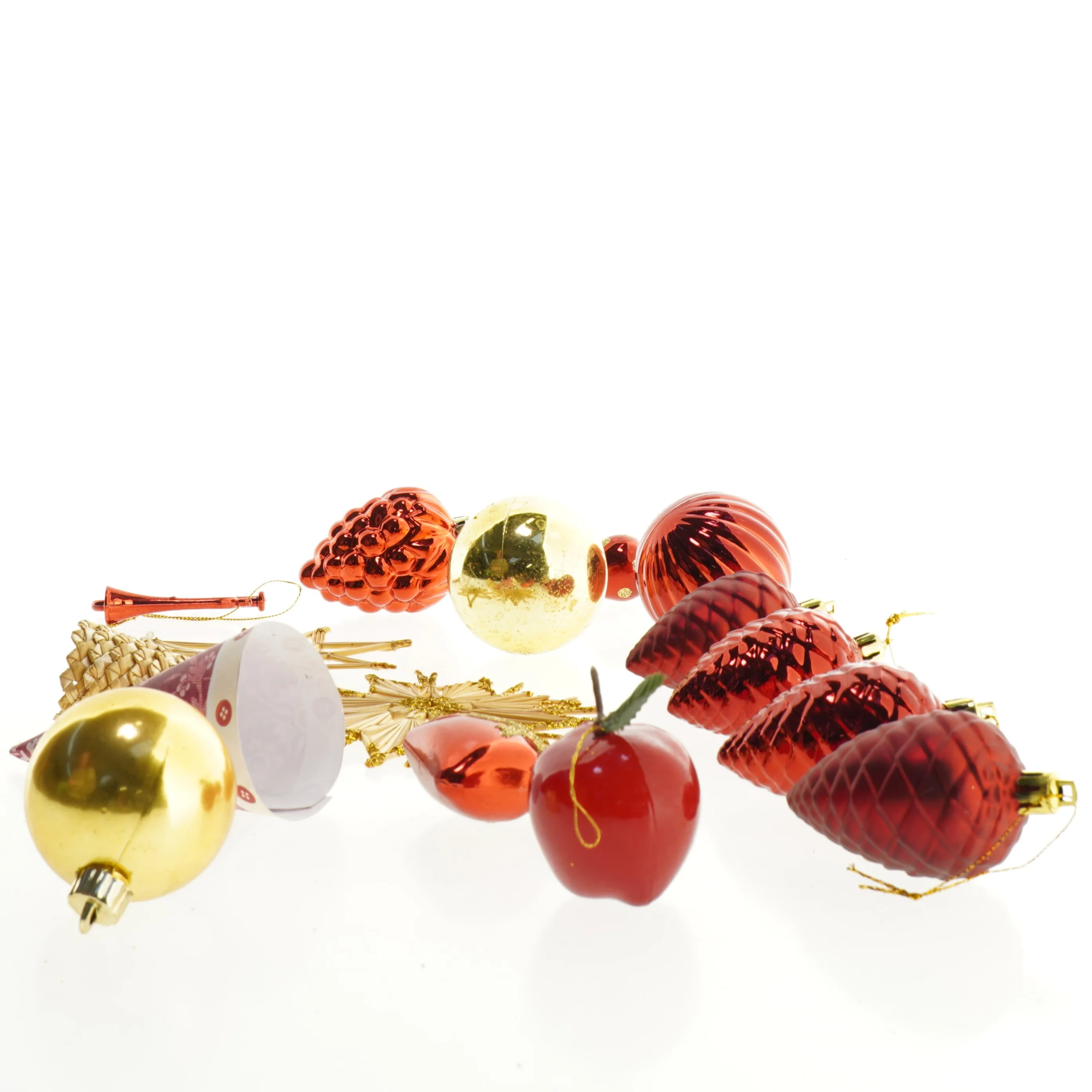 16 stk flot Julepynt i rødt, guld og natur(str. Blandet størrelser)