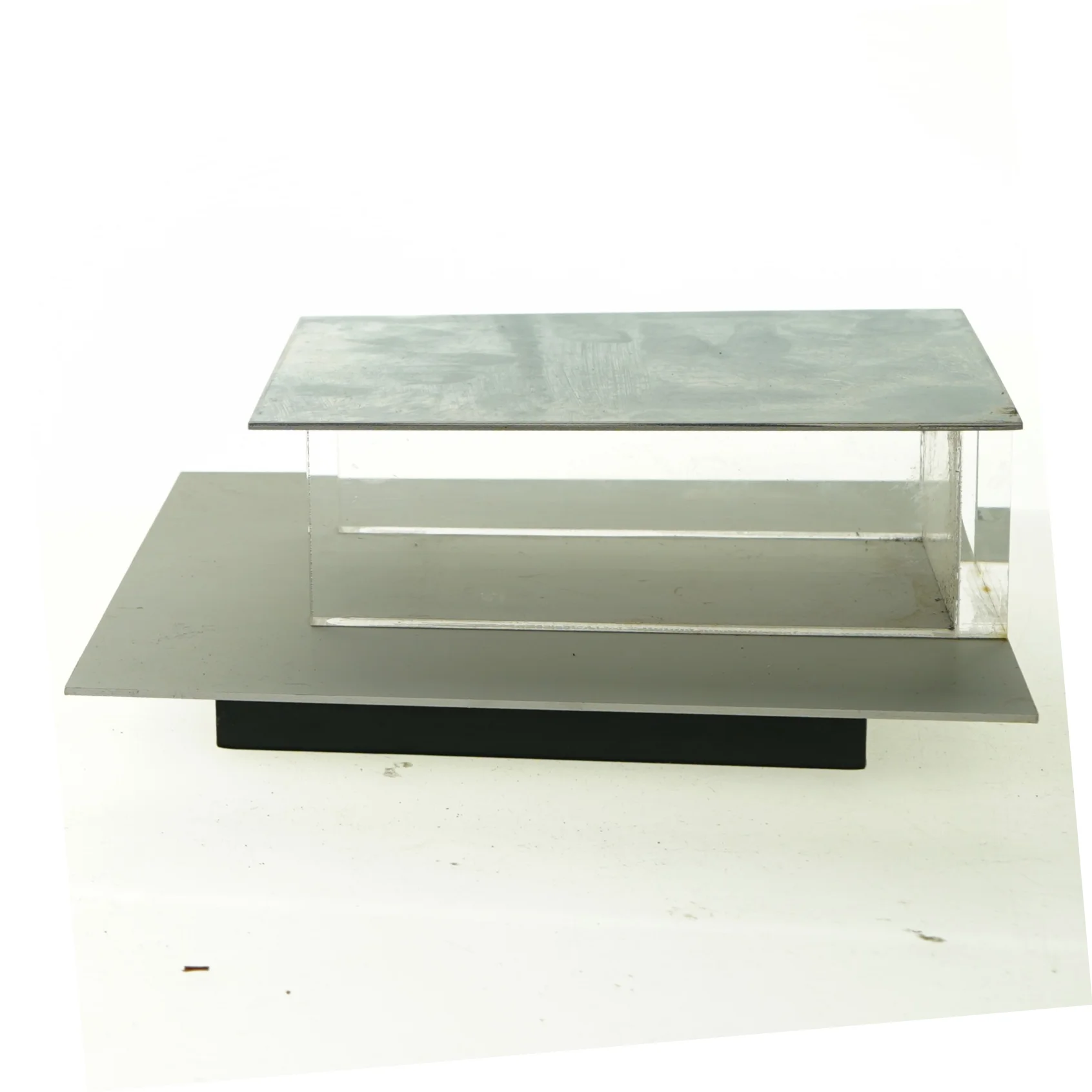 ur, hylde, kaffefilterholder og vase fra Po design (str. 20 x 7 cm)