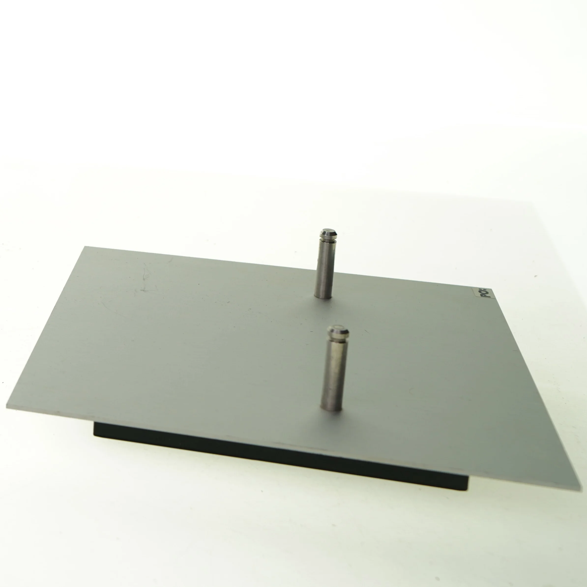 ur, hylde, kaffefilterholder og vase fra Po design (str. 20 x 7 cm)